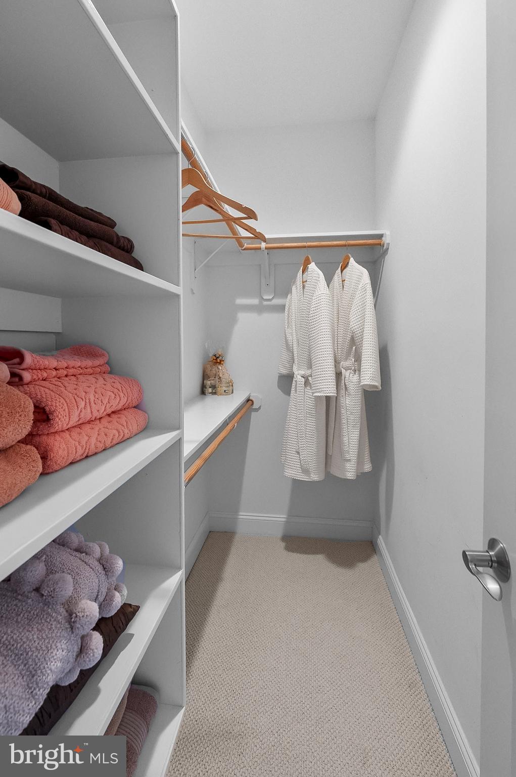 NARROWS POINTE - Residential