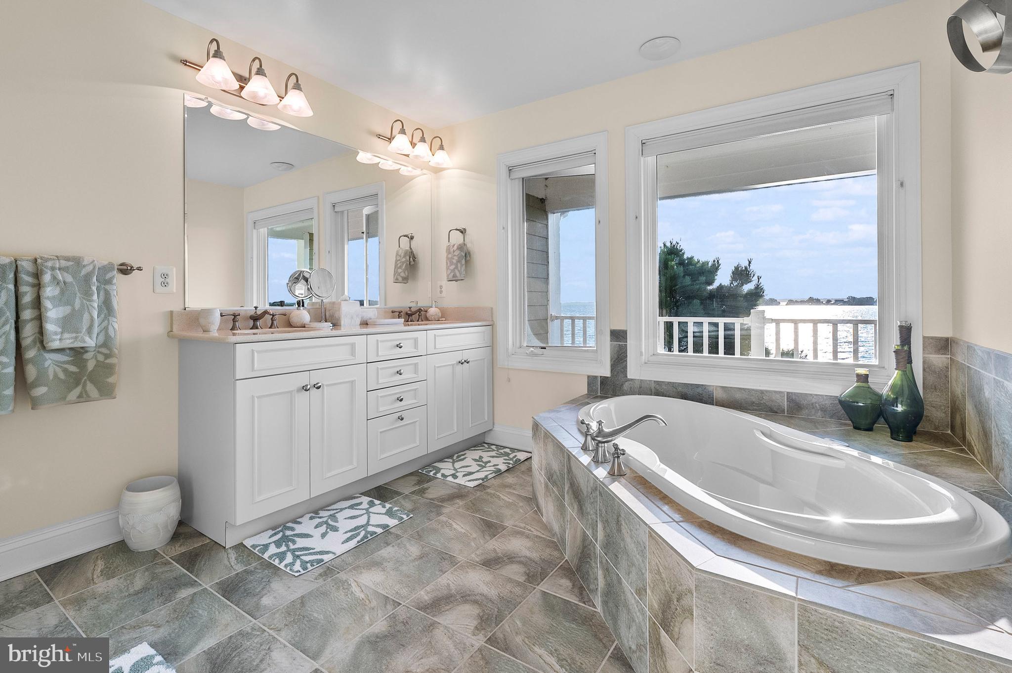 NARROWS POINTE - Residential