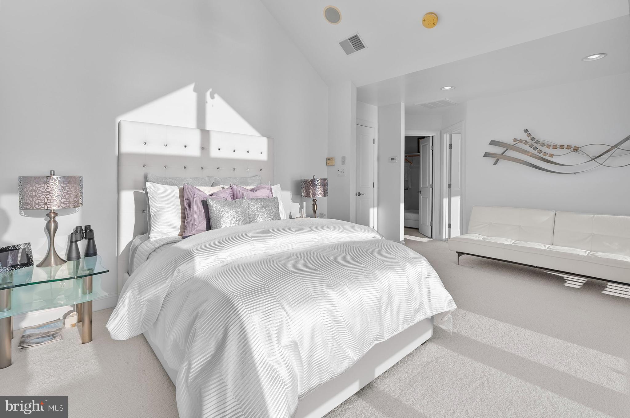 NARROWS POINTE - Residential