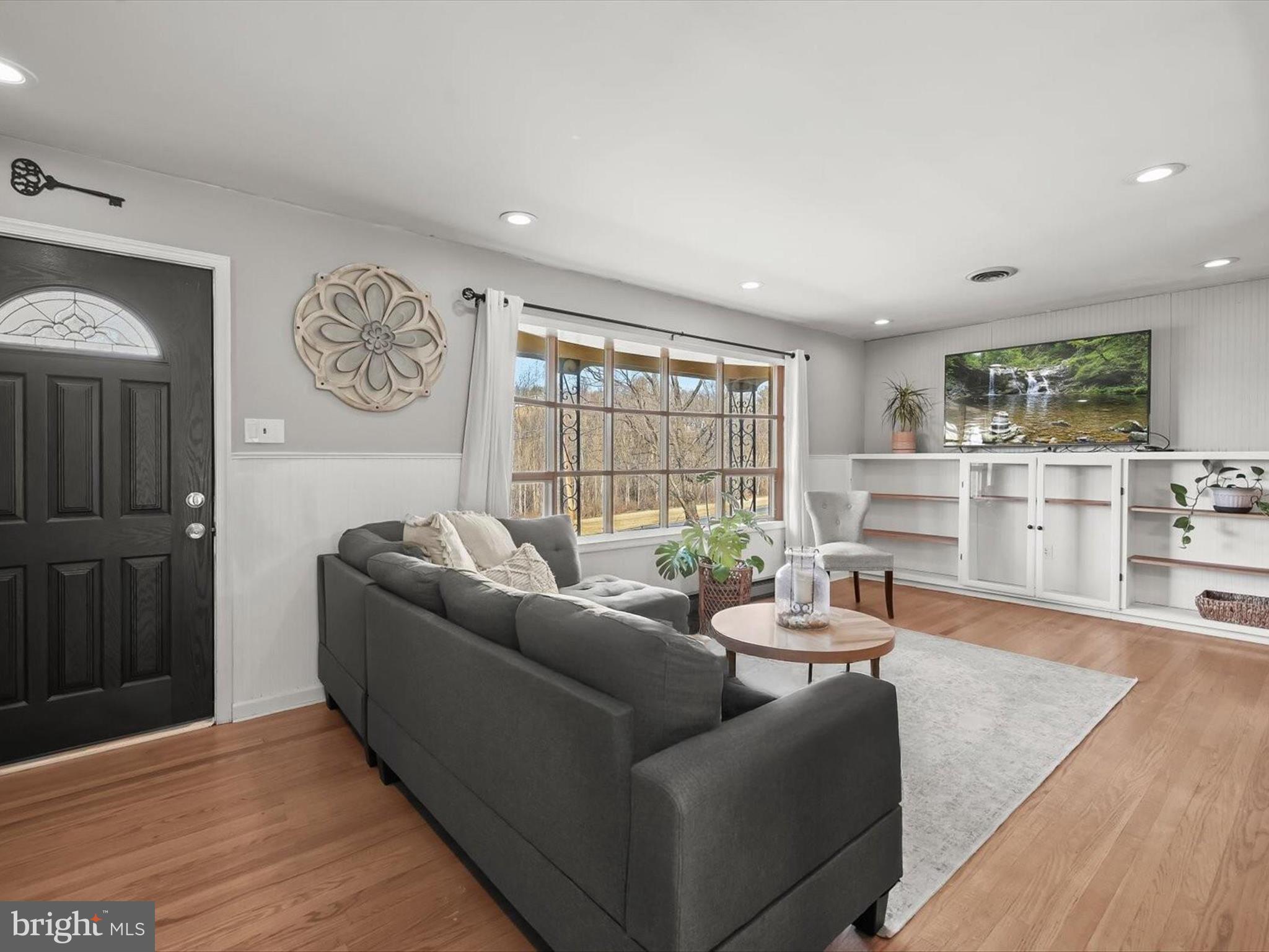 MYERSVILLE - Residential