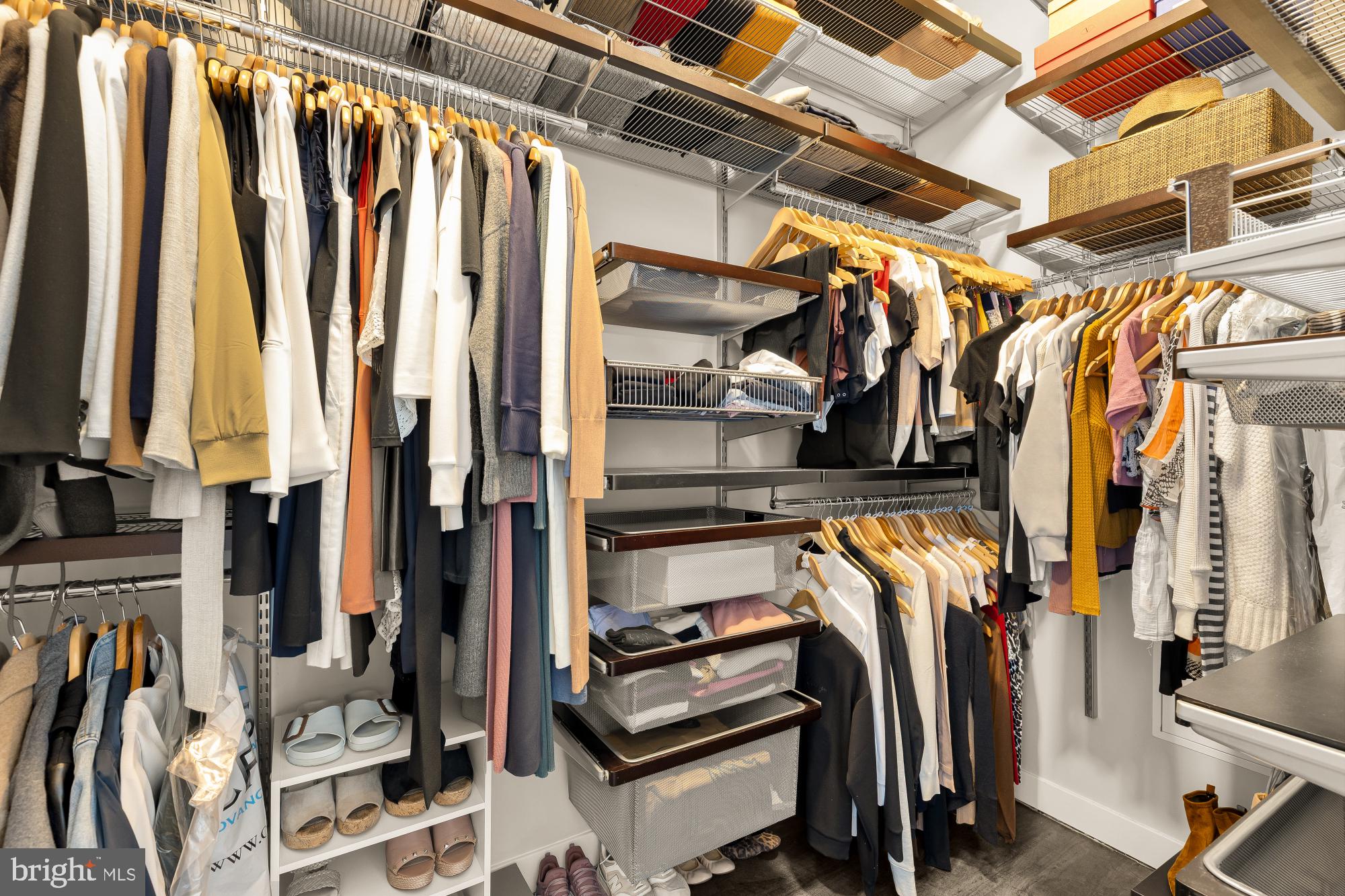 MIDTOWN AT RESTON TOWN CENTER - Residential