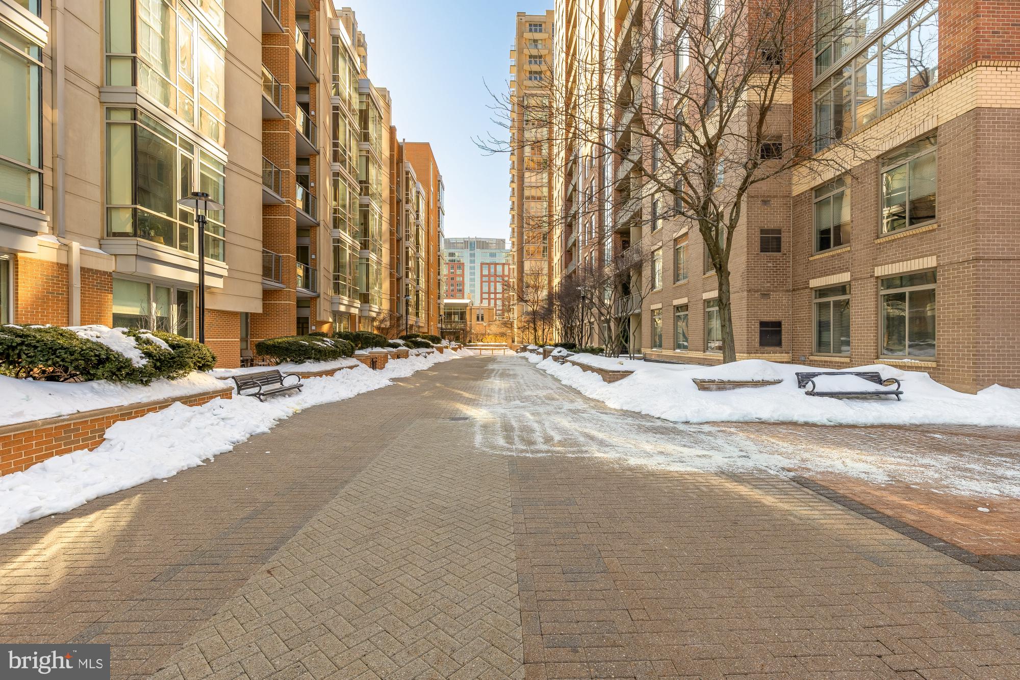 MIDTOWN AT RESTON TOWN CENTER - Residential