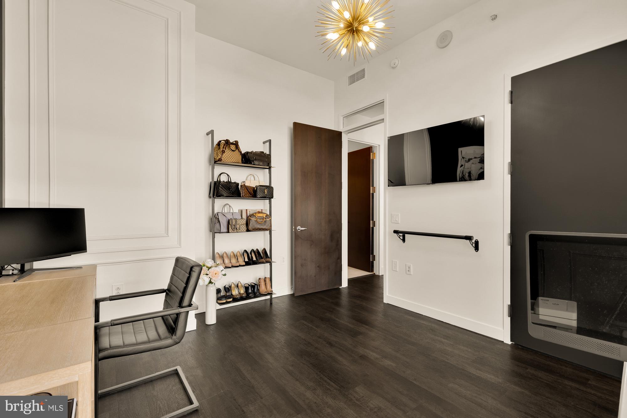 MIDTOWN AT RESTON TOWN CENTER - Residential