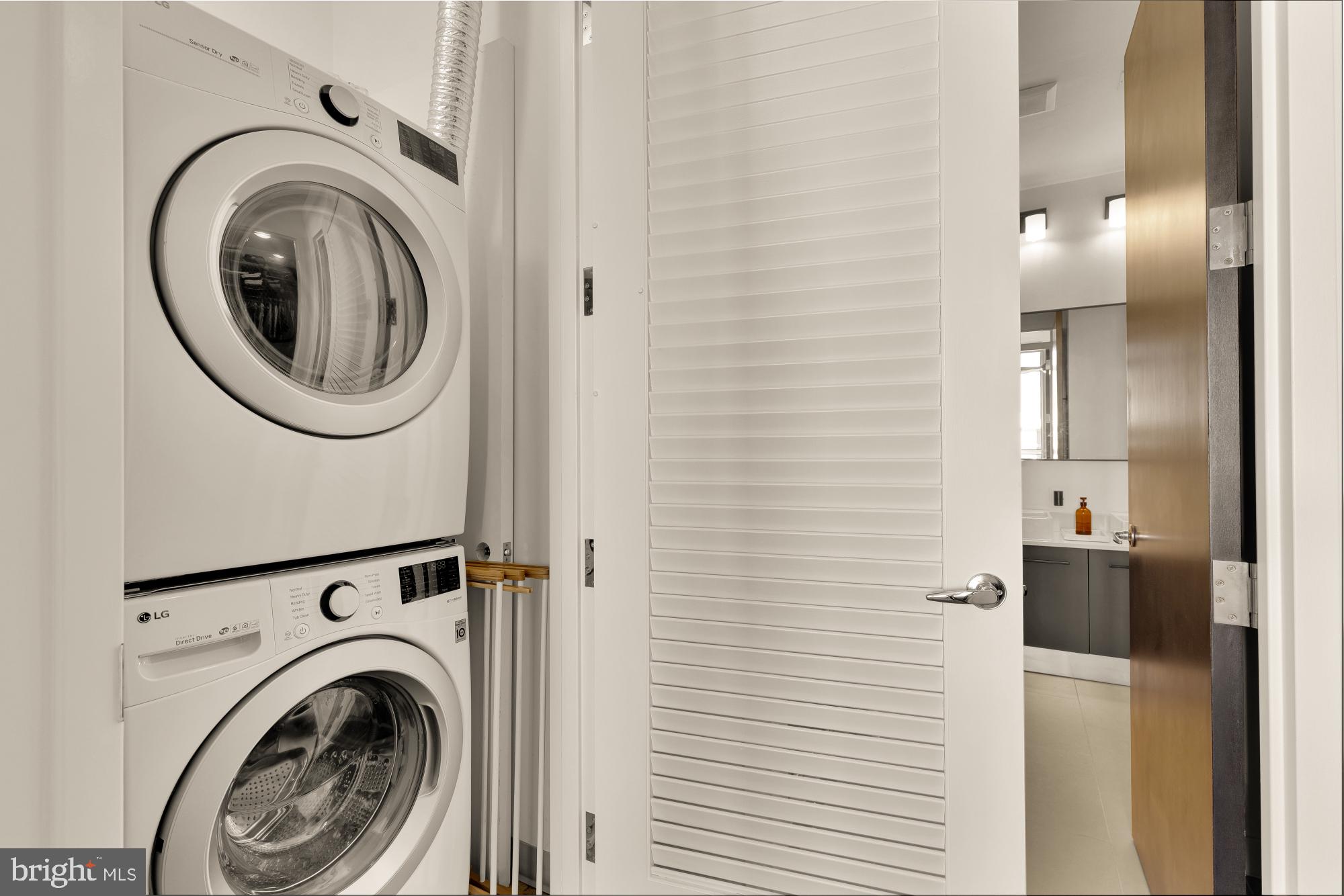 MIDTOWN AT RESTON TOWN CENTER - Residential