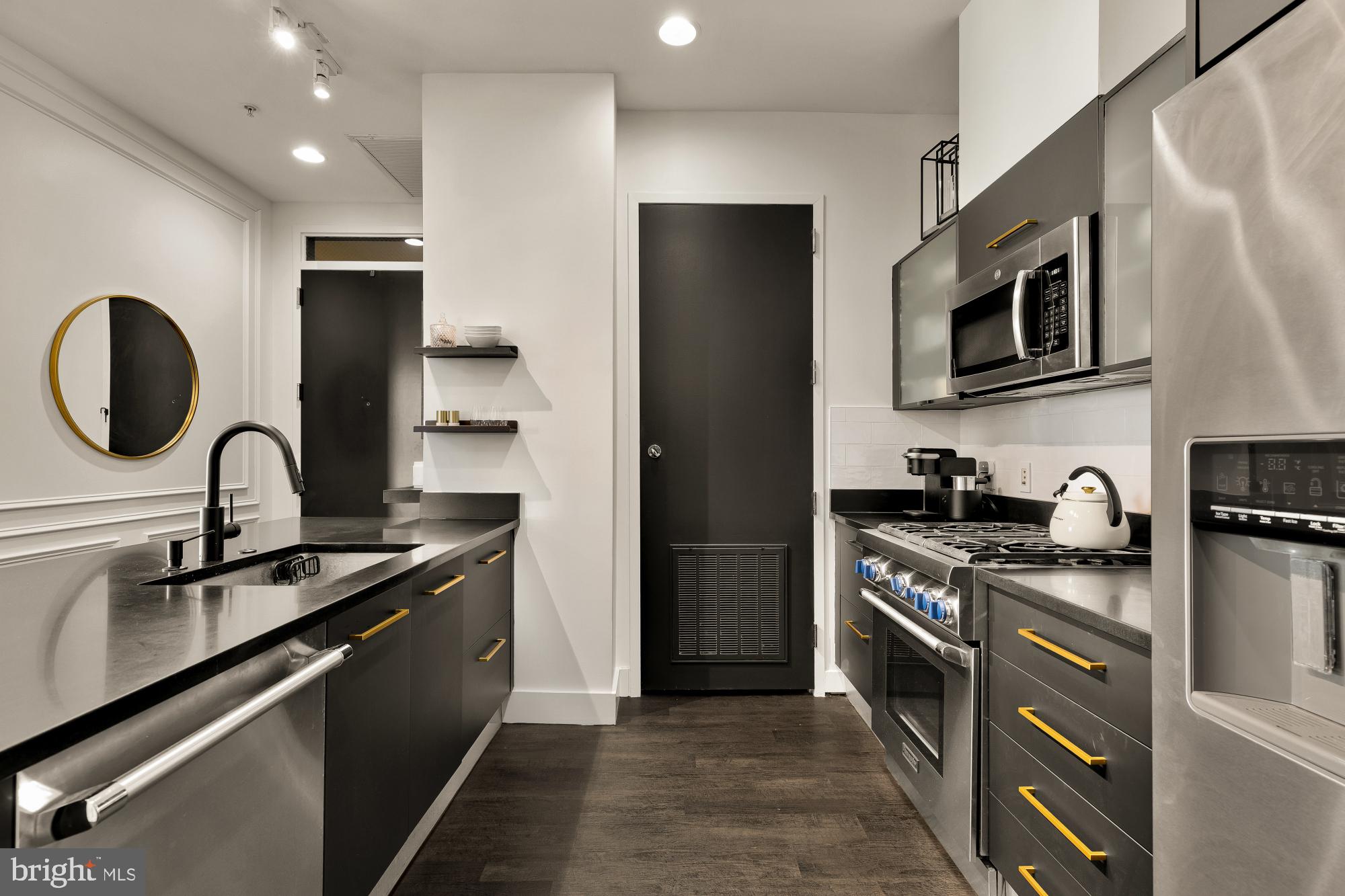 MIDTOWN AT RESTON TOWN CENTER - Residential