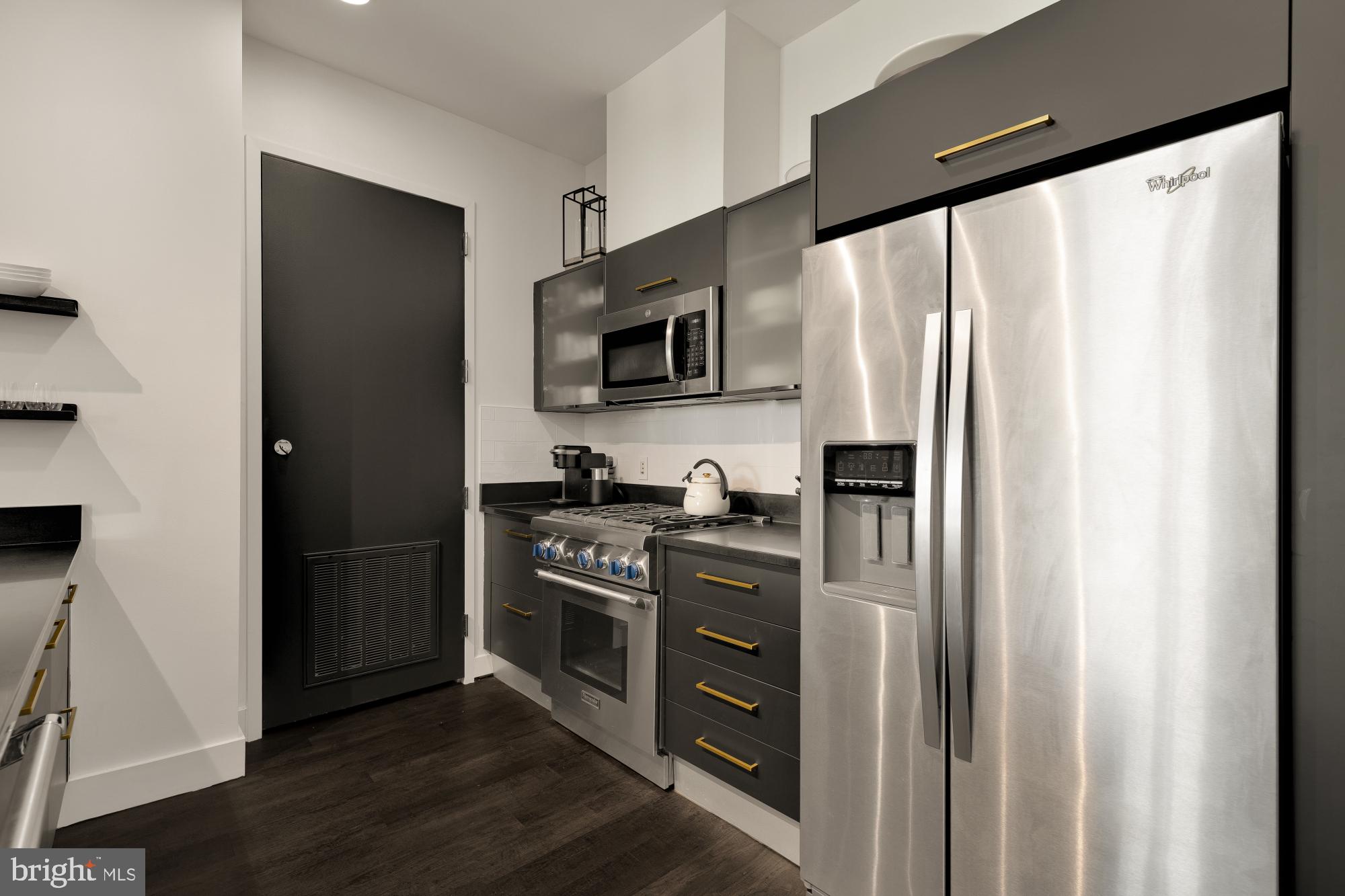 MIDTOWN AT RESTON TOWN CENTER - Residential