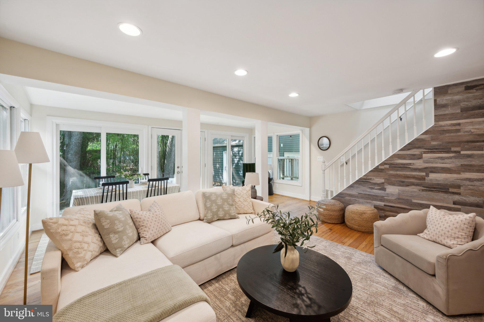 NORTH WOODSIDE - Residential