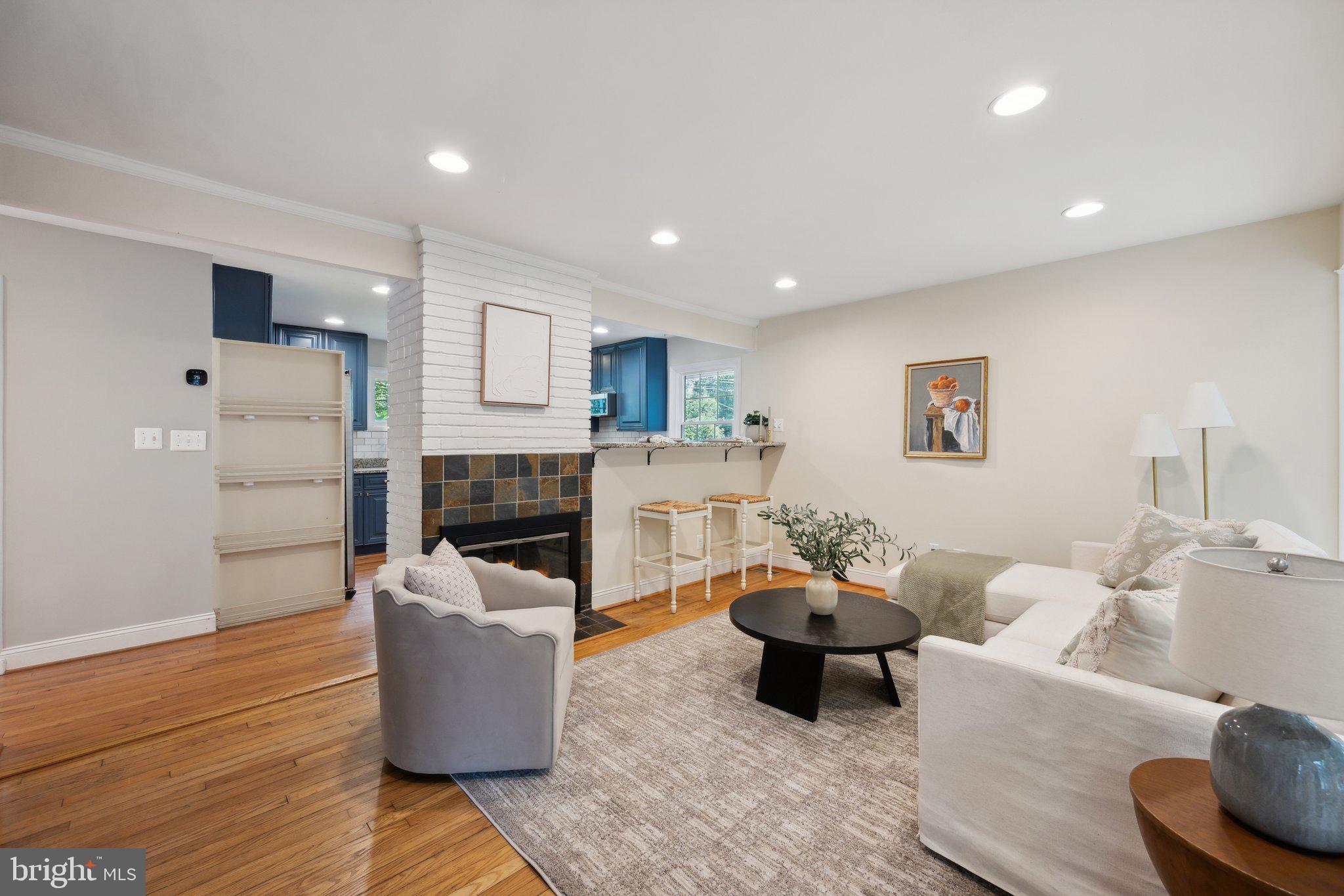 NORTH WOODSIDE - Residential