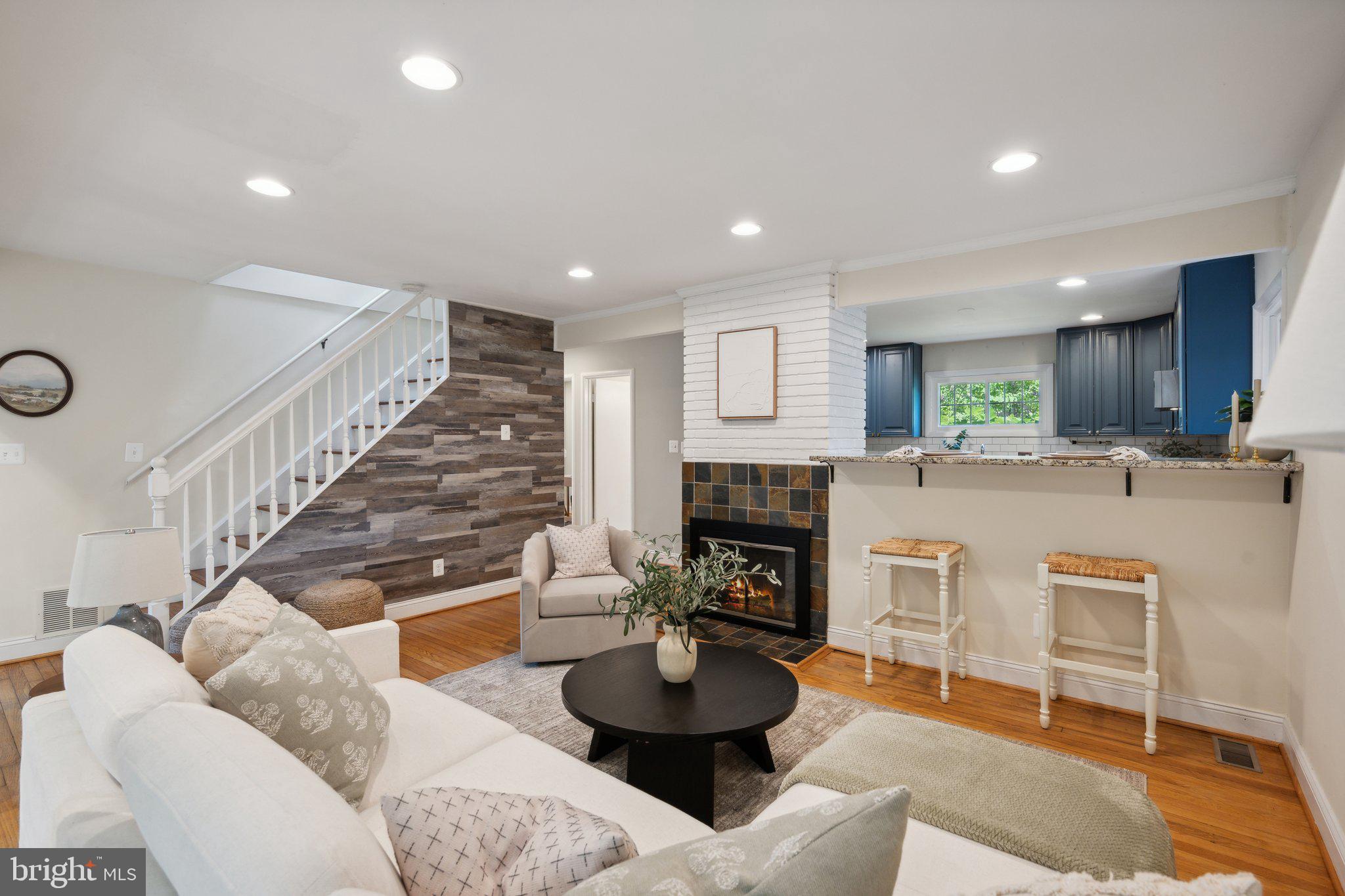 NORTH WOODSIDE - Residential