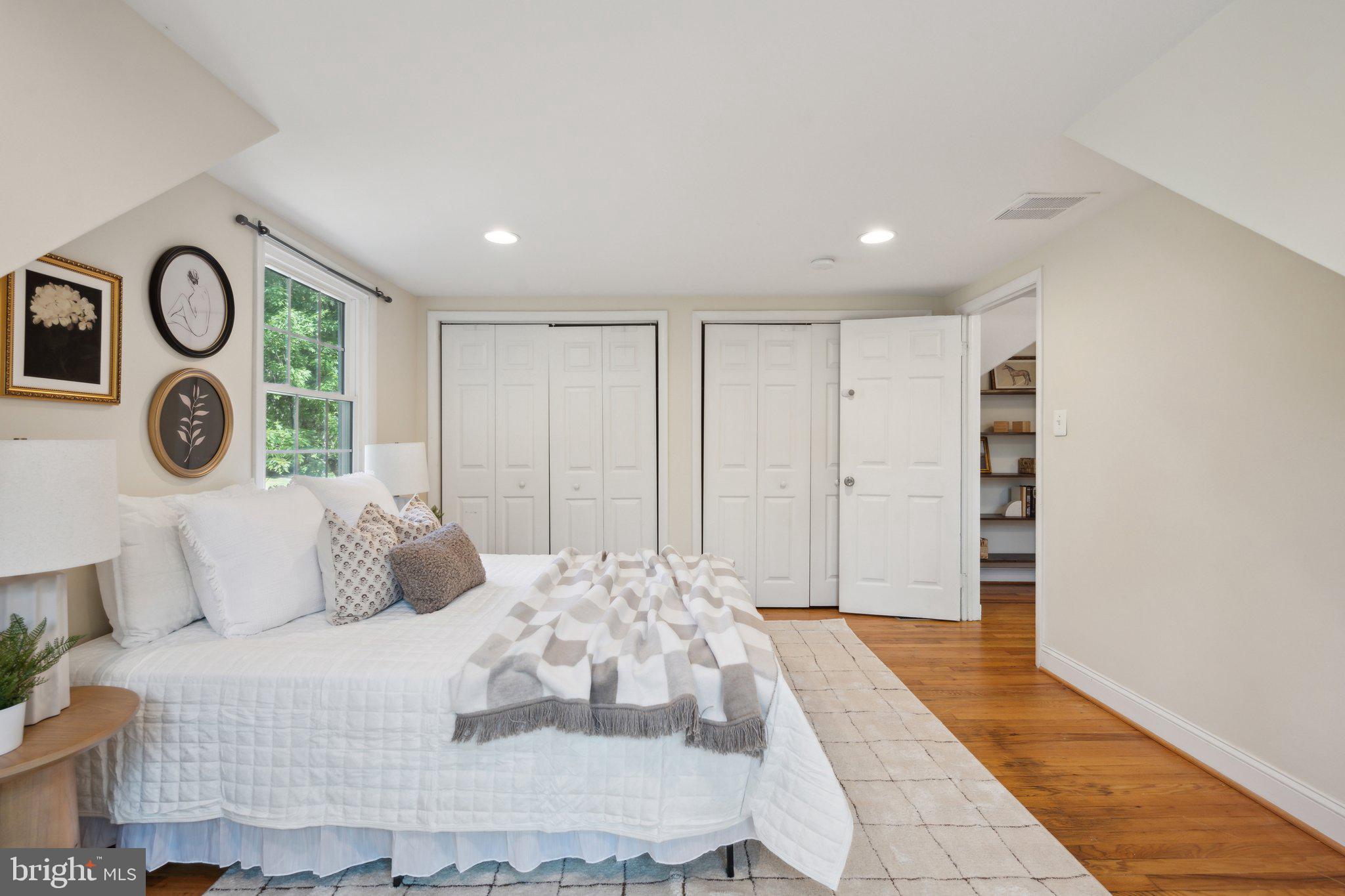 NORTH WOODSIDE - Residential