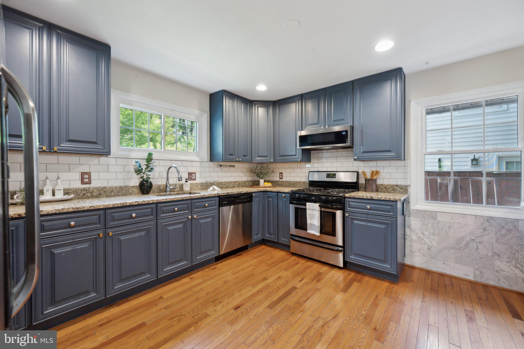 NORTH WOODSIDE - Residential