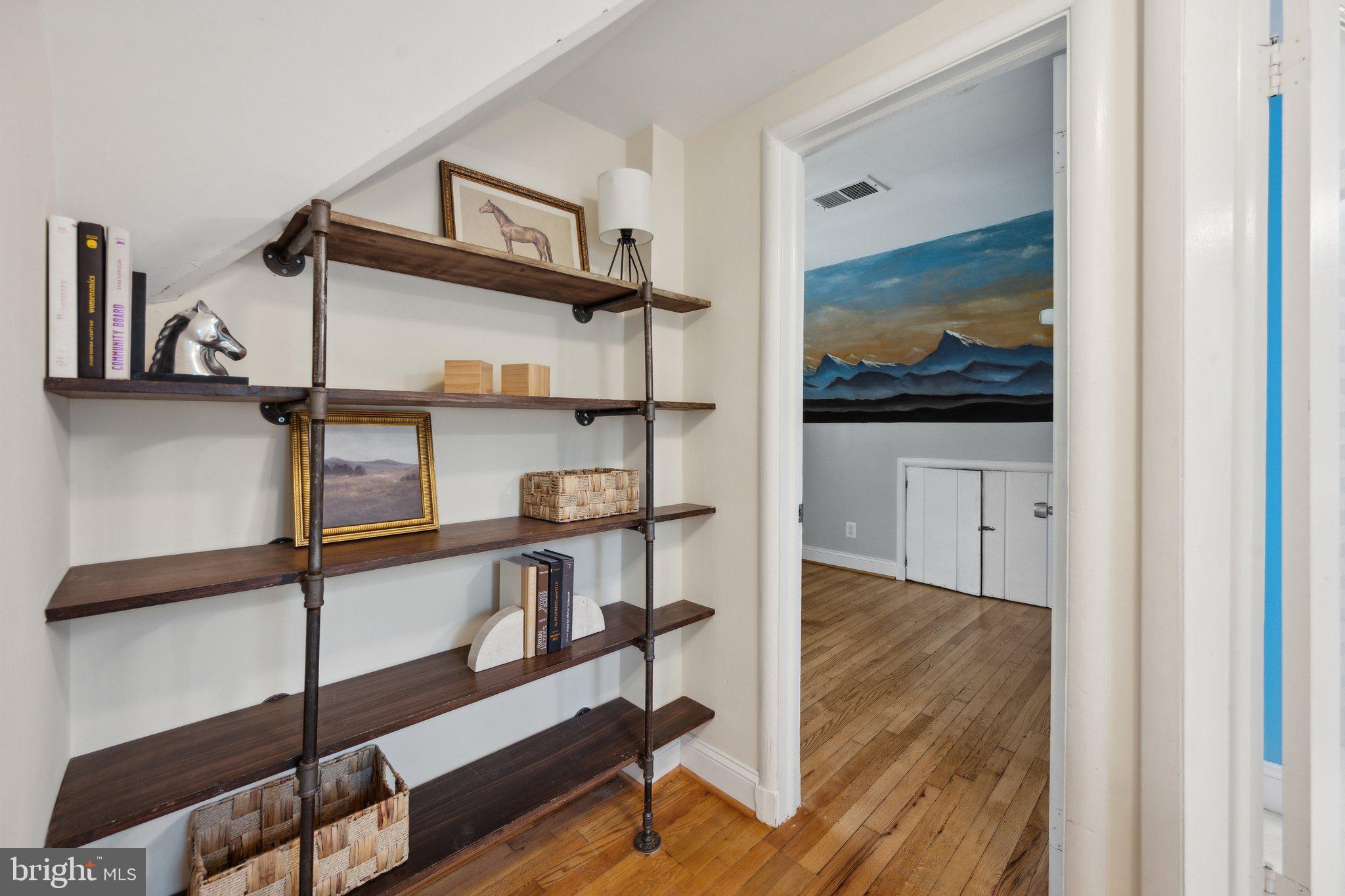 NORTH WOODSIDE - Residential