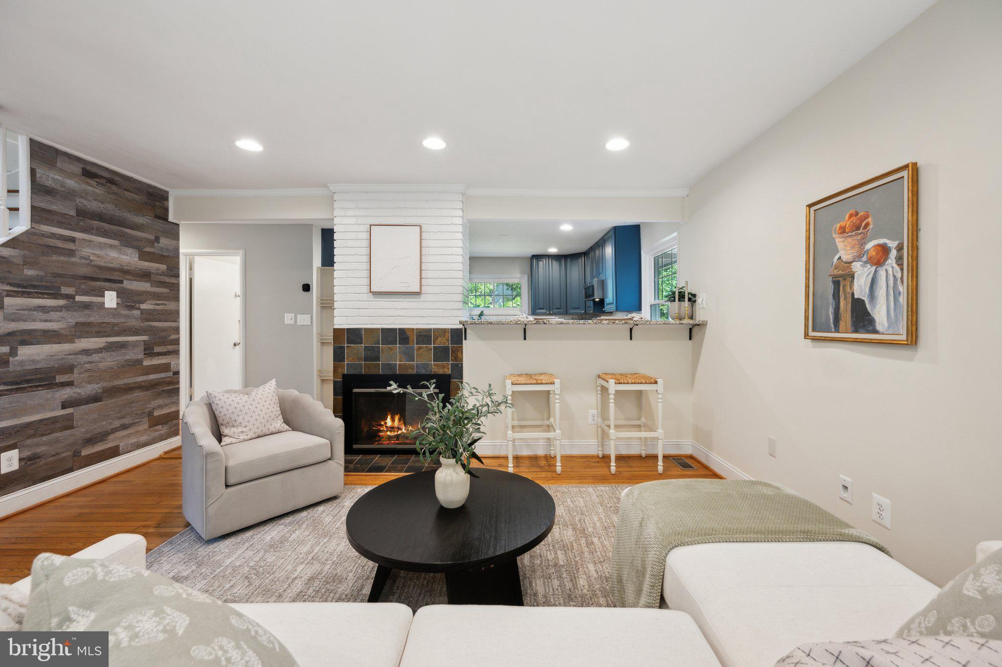 NORTH WOODSIDE - Residential