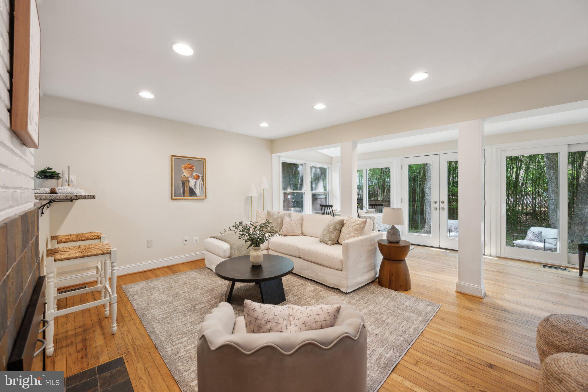 NORTH WOODSIDE - Residential