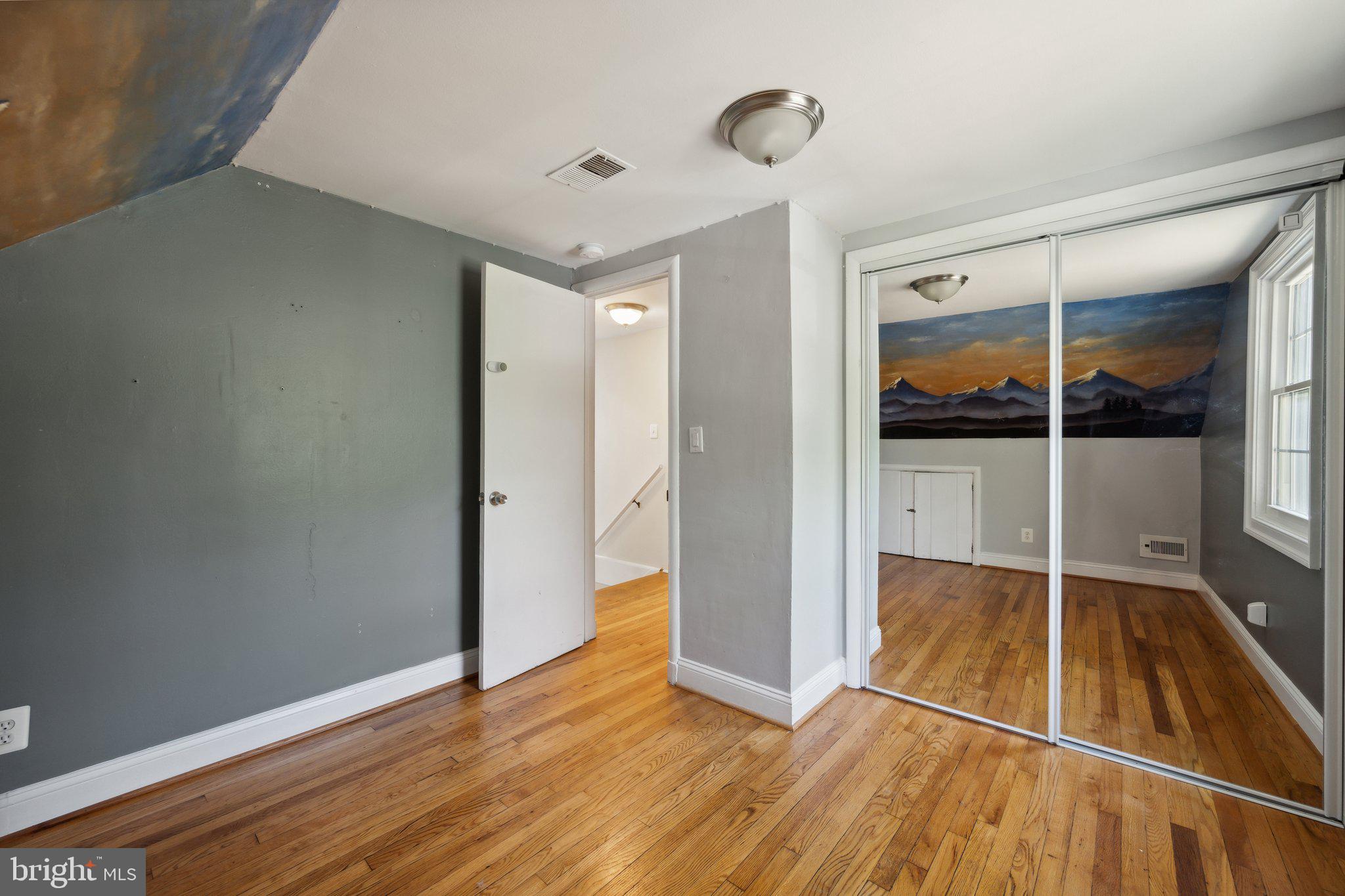 NORTH WOODSIDE - Residential