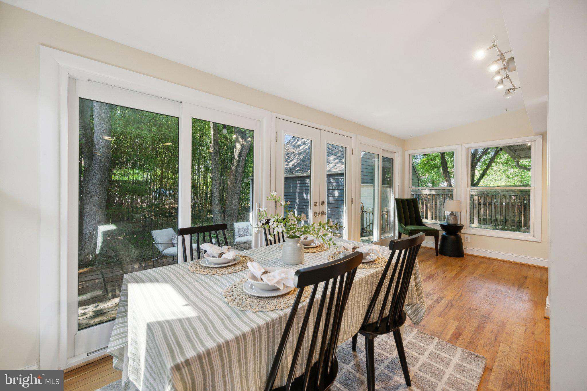 NORTH WOODSIDE - Residential