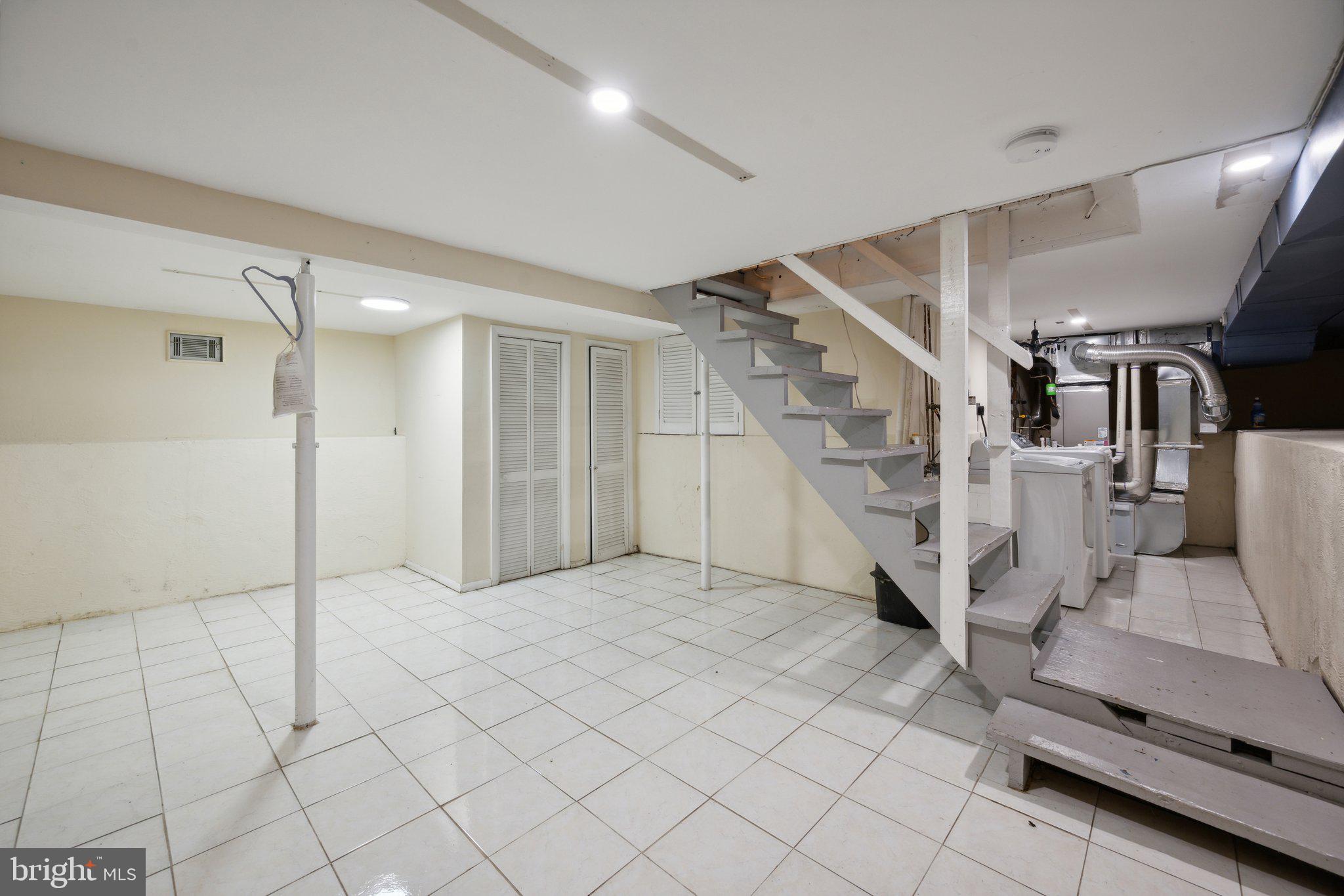 NORTH WOODSIDE - Residential