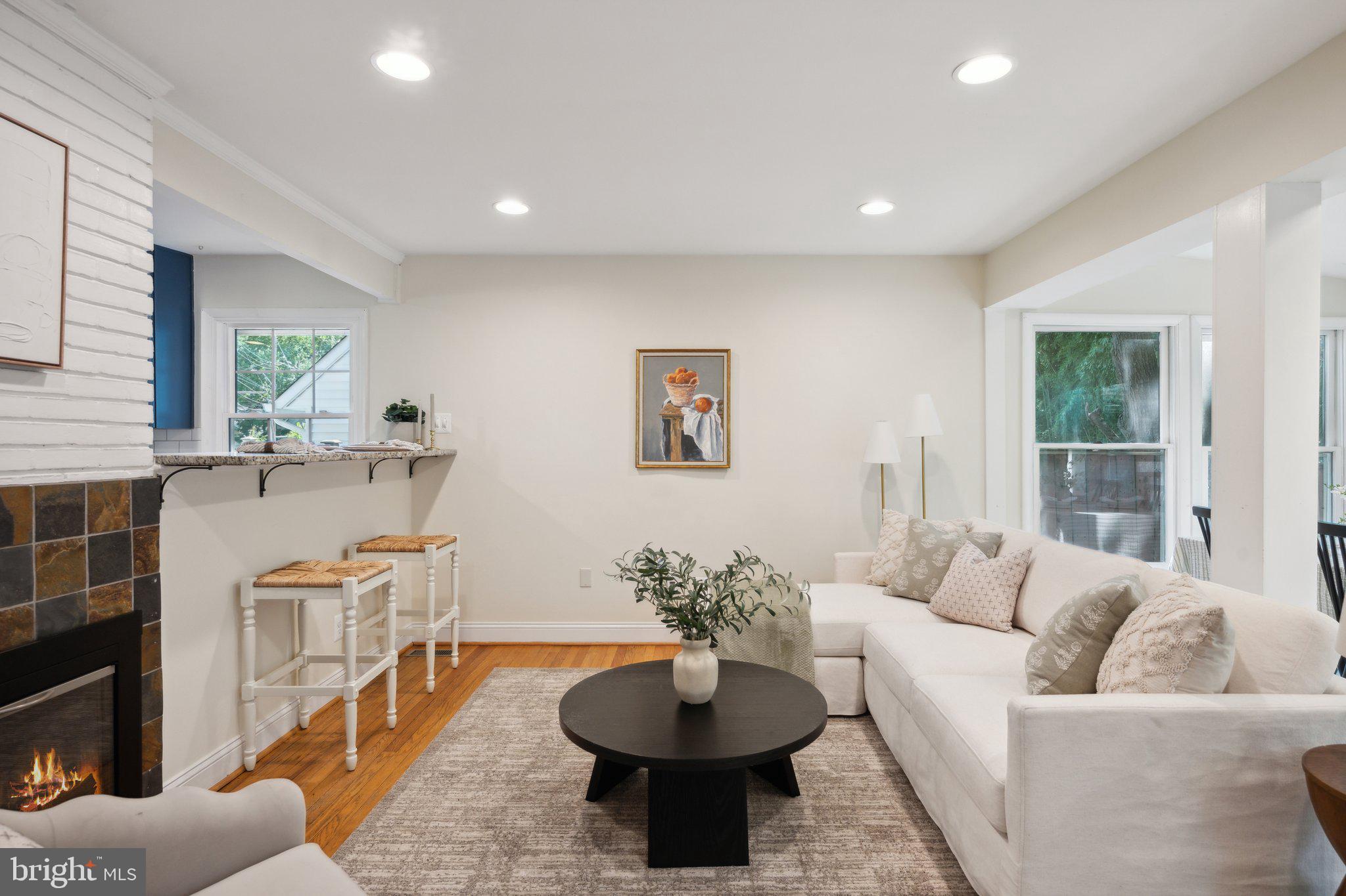 NORTH WOODSIDE - Residential