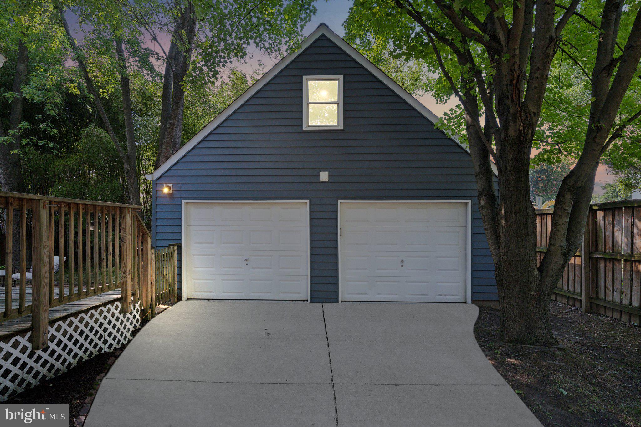 NORTH WOODSIDE - Residential