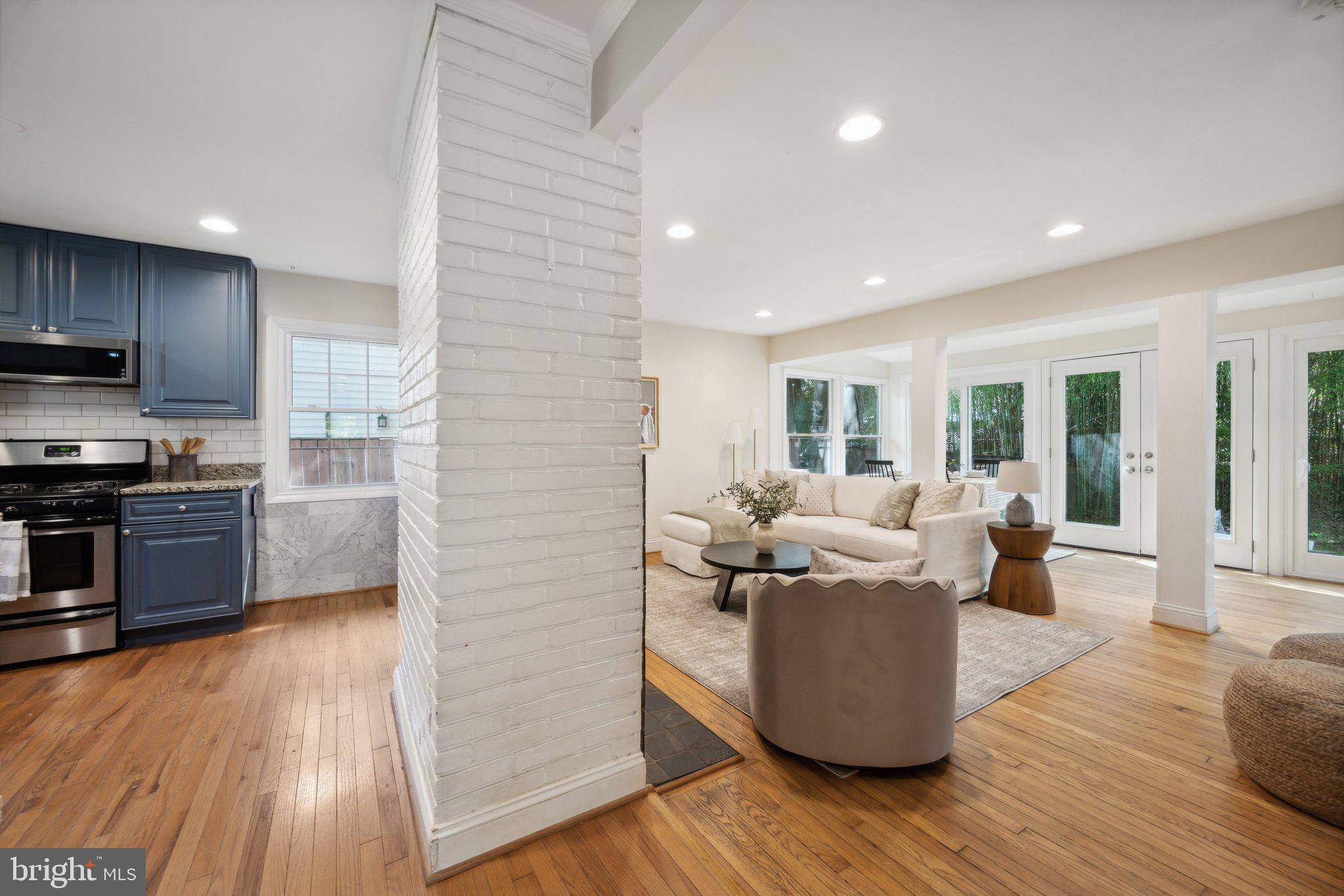 NORTH WOODSIDE - Residential