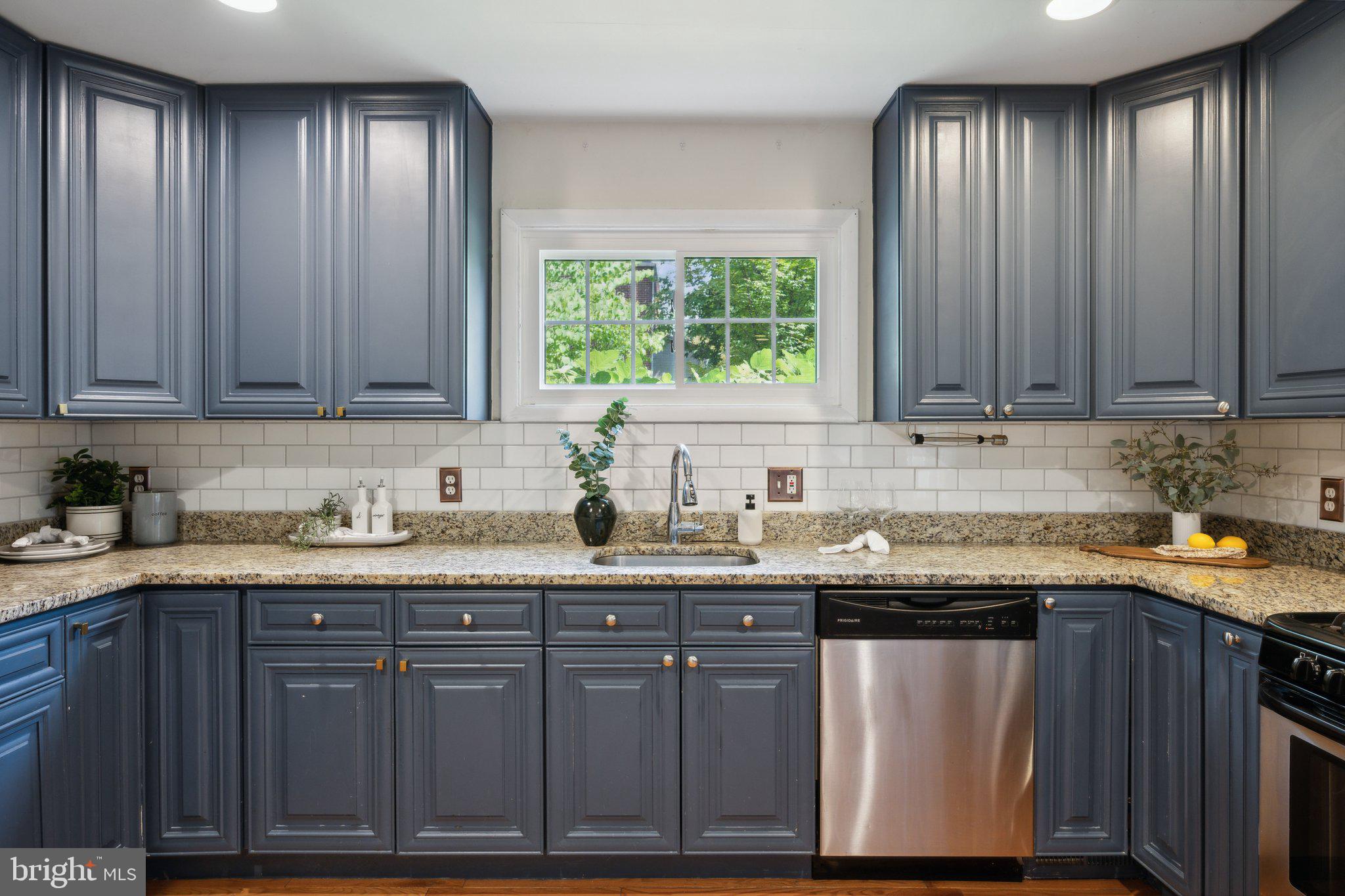 NORTH WOODSIDE - Residential