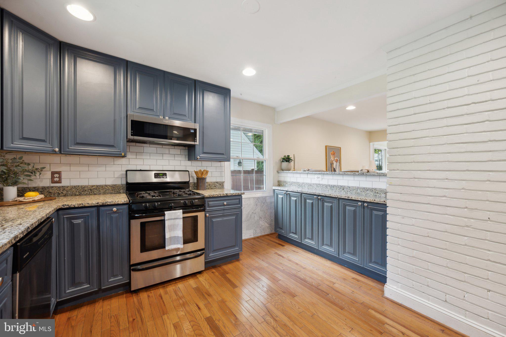 NORTH WOODSIDE - Residential