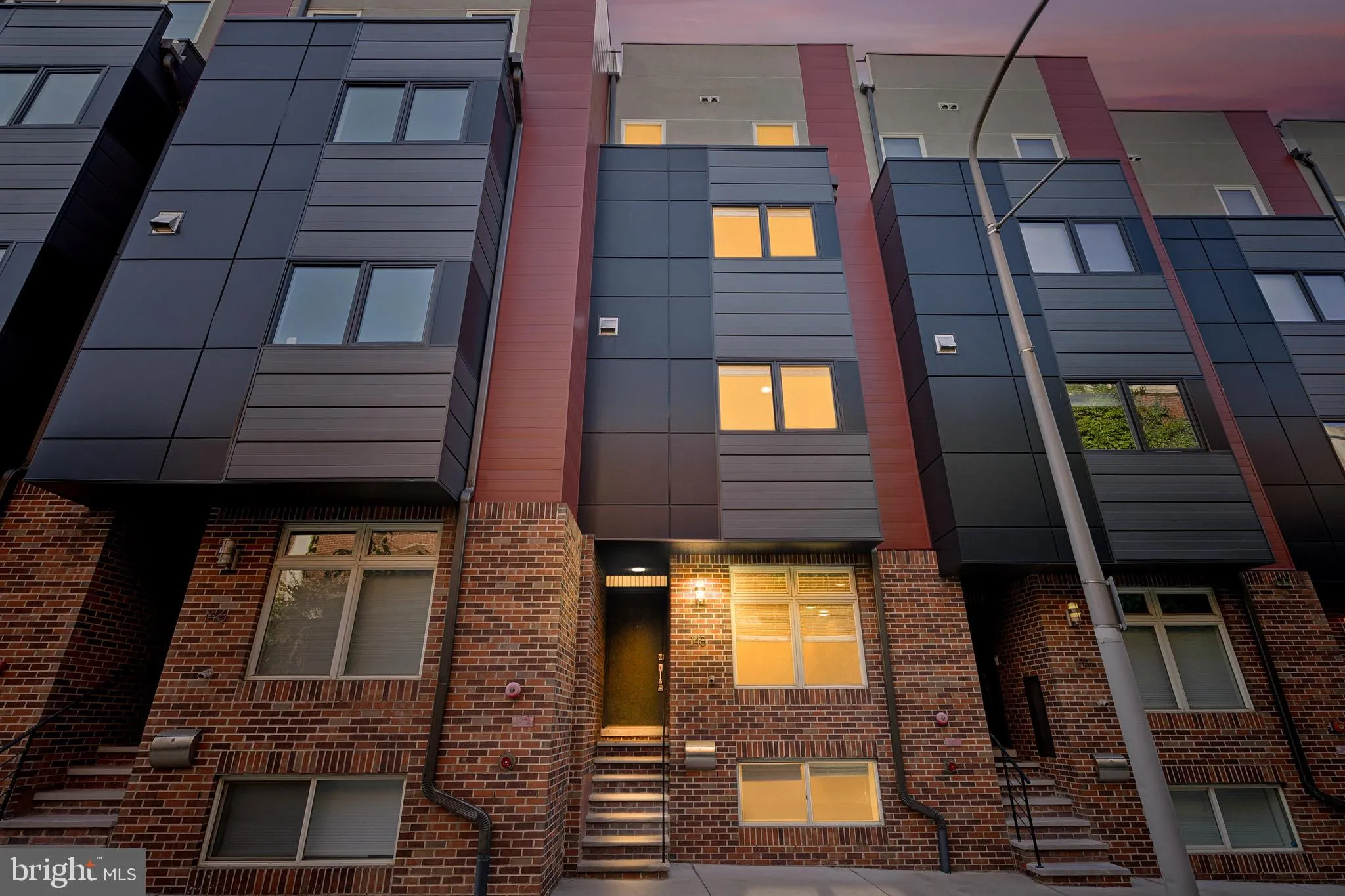 Philadelphia, Pennsylvania 19106, United States, 3 Bedrooms Bedrooms, ,5 BathroomsBathrooms,Residential,Active,43977