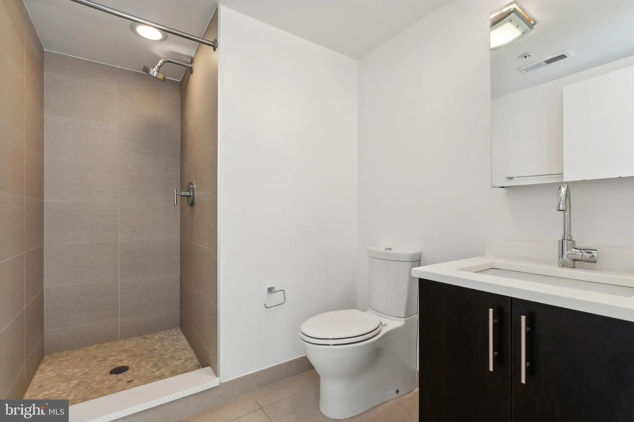 Philadelphia, Pennsylvania 19106, United States, 3 Bedrooms Bedrooms, ,5 BathroomsBathrooms,Residential,Active,43977