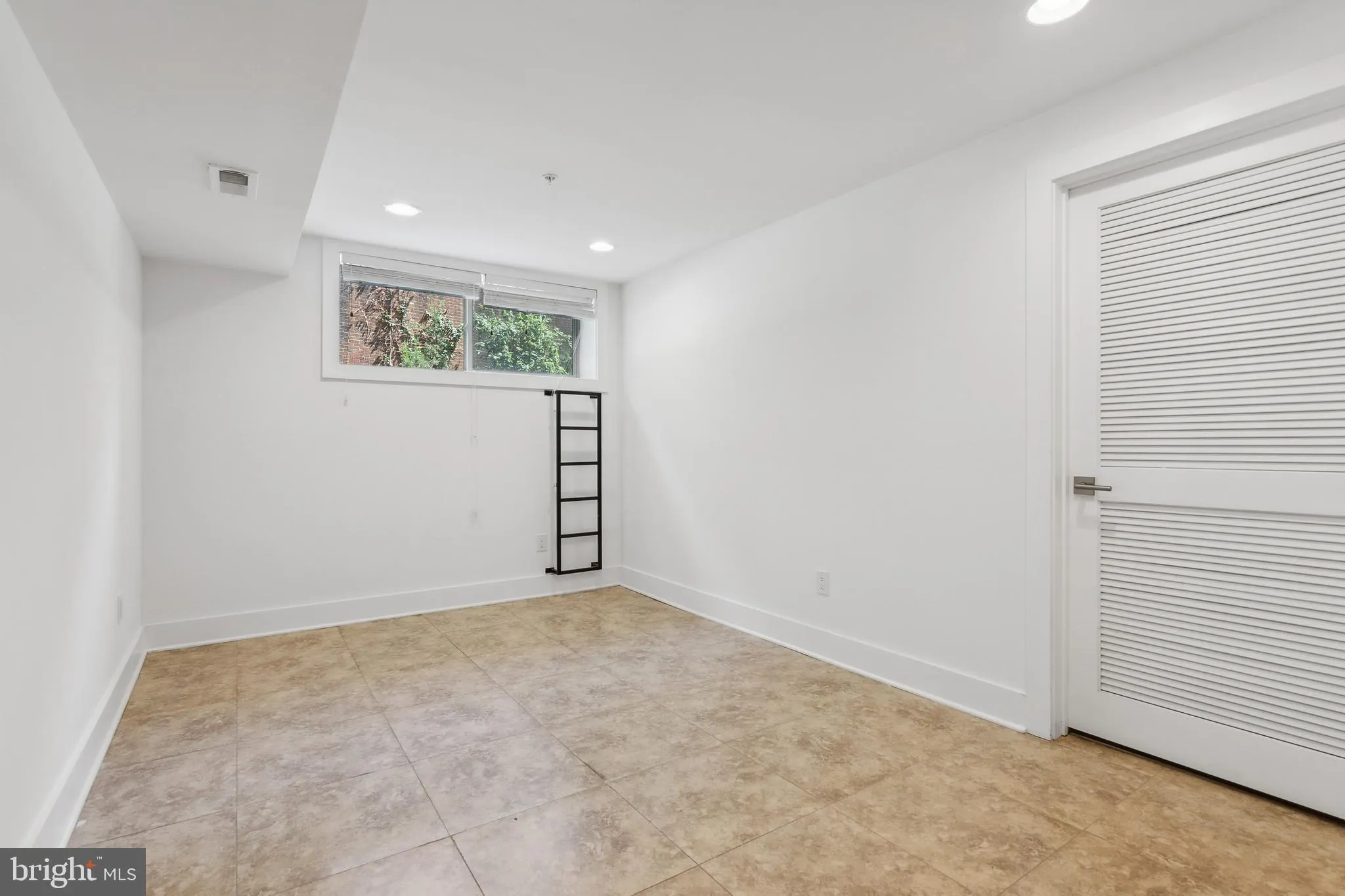 Philadelphia, Pennsylvania 19106, United States, 3 Bedrooms Bedrooms, ,5 BathroomsBathrooms,Residential,Active,43977