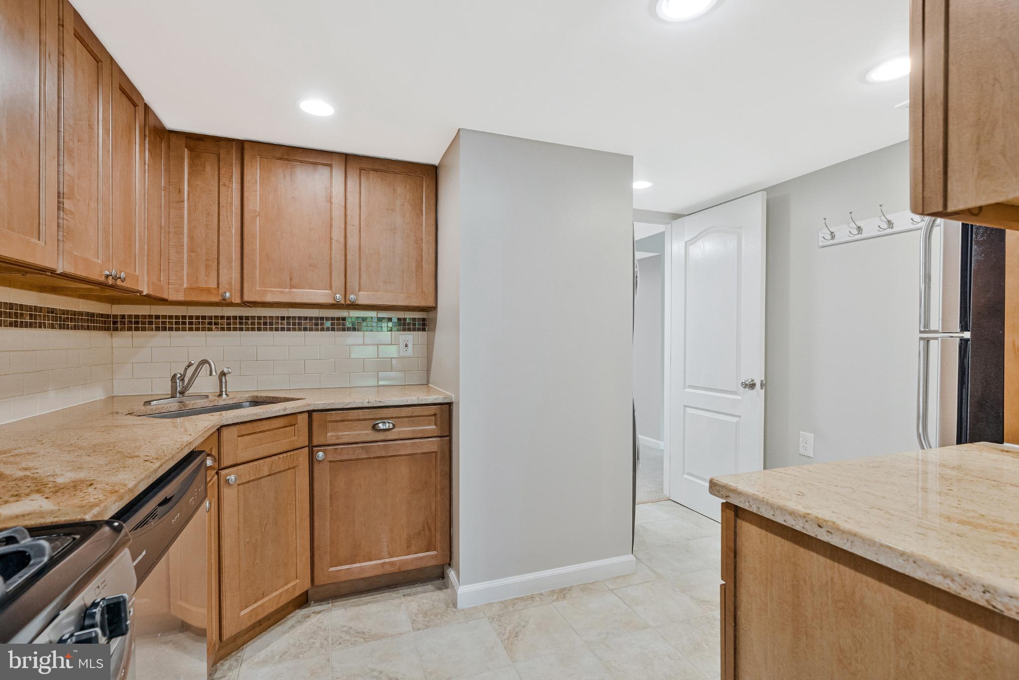 NORTHGATE CONDO - Residential Lease