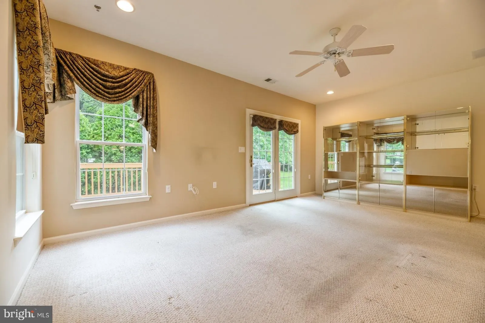 West Windsor, New Jersey 08550, United States, 2 Bedrooms Bedrooms, ,2 BathroomsBathrooms,Residential,Active,141487