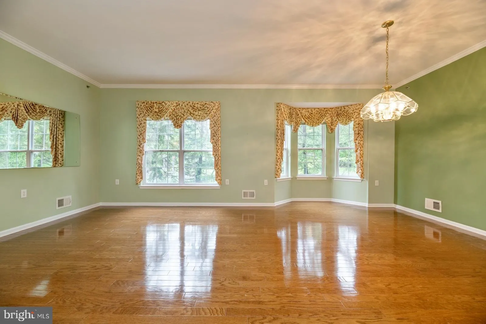 West Windsor, New Jersey 08550, United States, 2 Bedrooms Bedrooms, ,2 BathroomsBathrooms,Residential,Active,141487