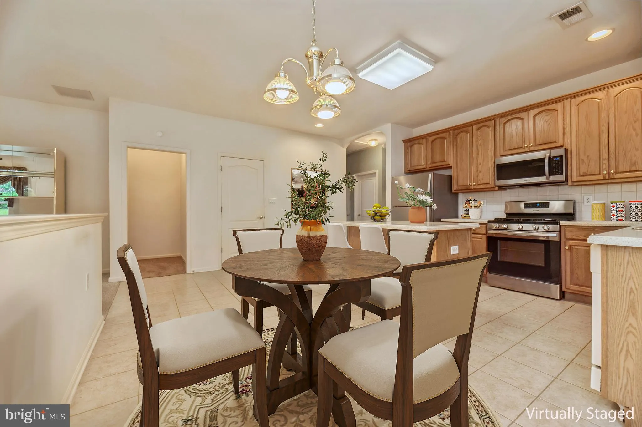 West Windsor, New Jersey 08550, United States, 2 Bedrooms Bedrooms, ,2 BathroomsBathrooms,Residential,Active,141487