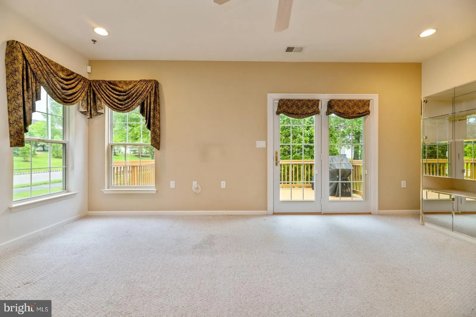 West Windsor, New Jersey 08550, United States, 2 Bedrooms Bedrooms, ,2 BathroomsBathrooms,Residential,Active,141487