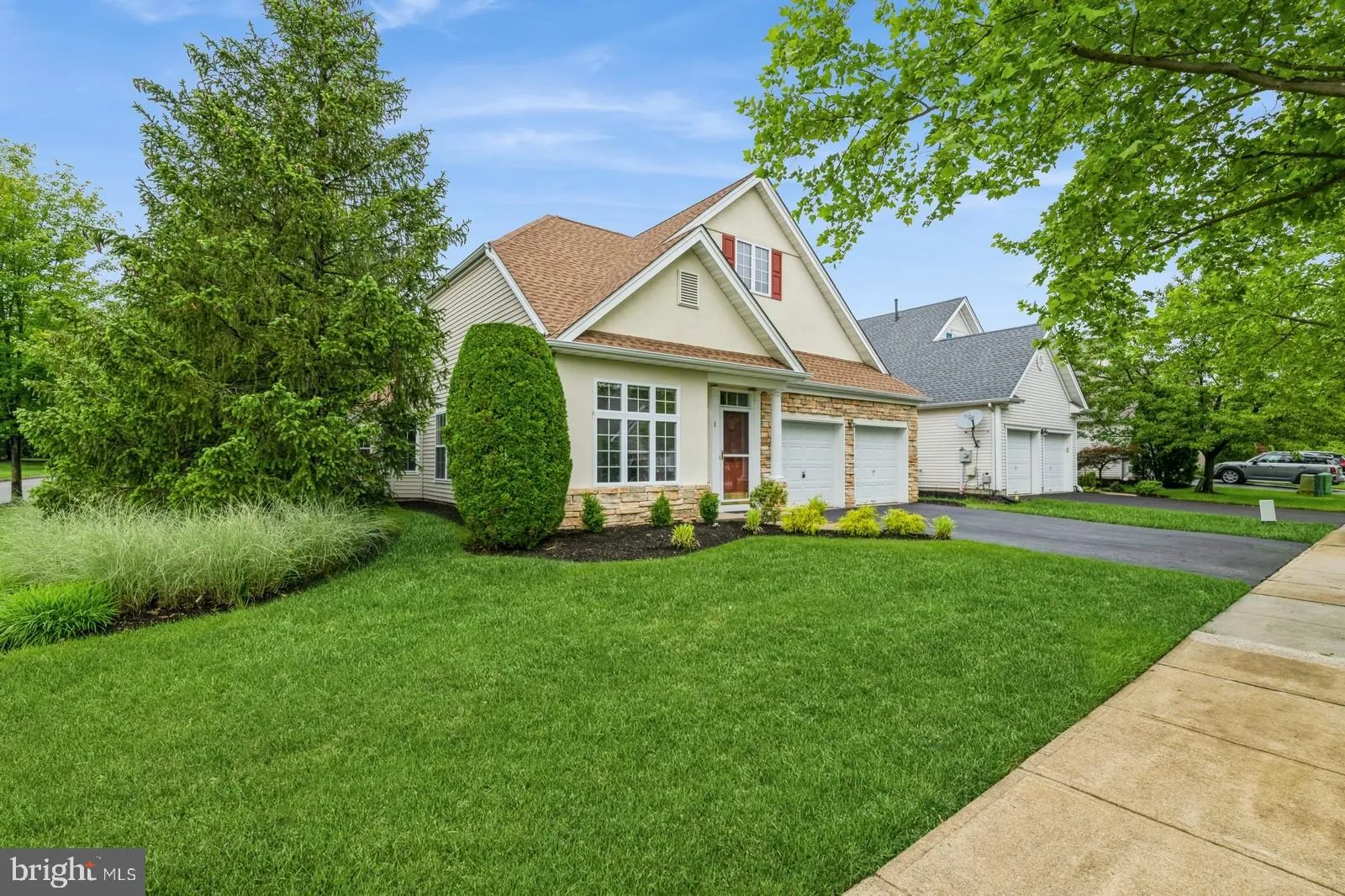 West Windsor, New Jersey 08550, United States, 2 Bedrooms Bedrooms, ,2 BathroomsBathrooms,Residential,Active,141487