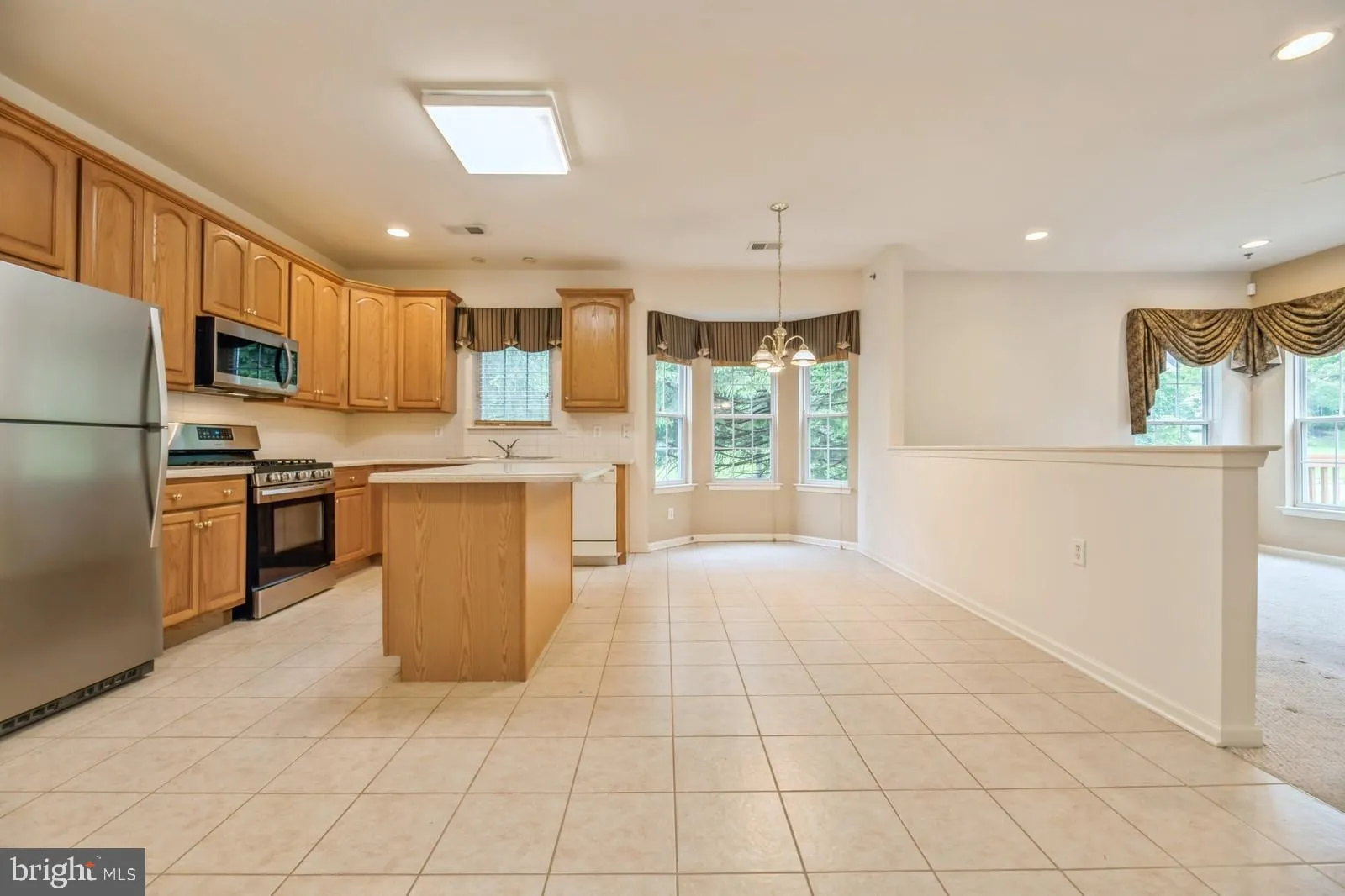 West Windsor, New Jersey 08550, United States, 2 Bedrooms Bedrooms, ,2 BathroomsBathrooms,Residential,Active,141487