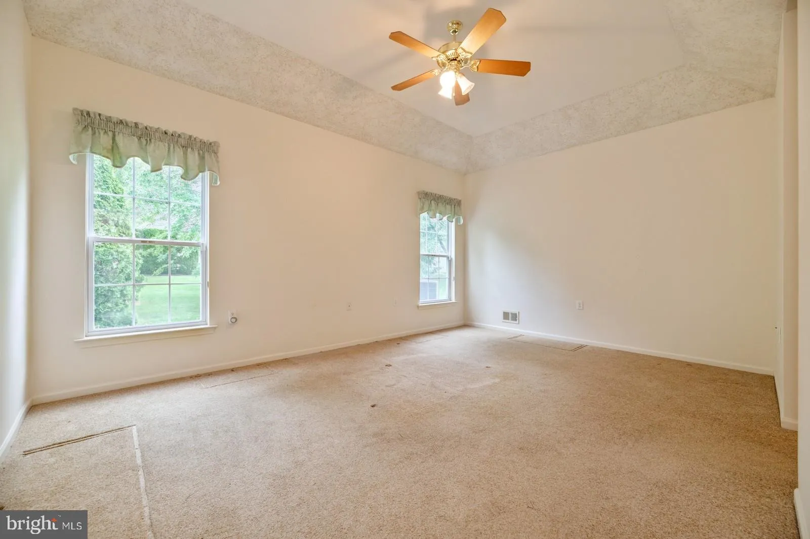 West Windsor, New Jersey 08550, United States, 2 Bedrooms Bedrooms, ,2 BathroomsBathrooms,Residential,Active,141487