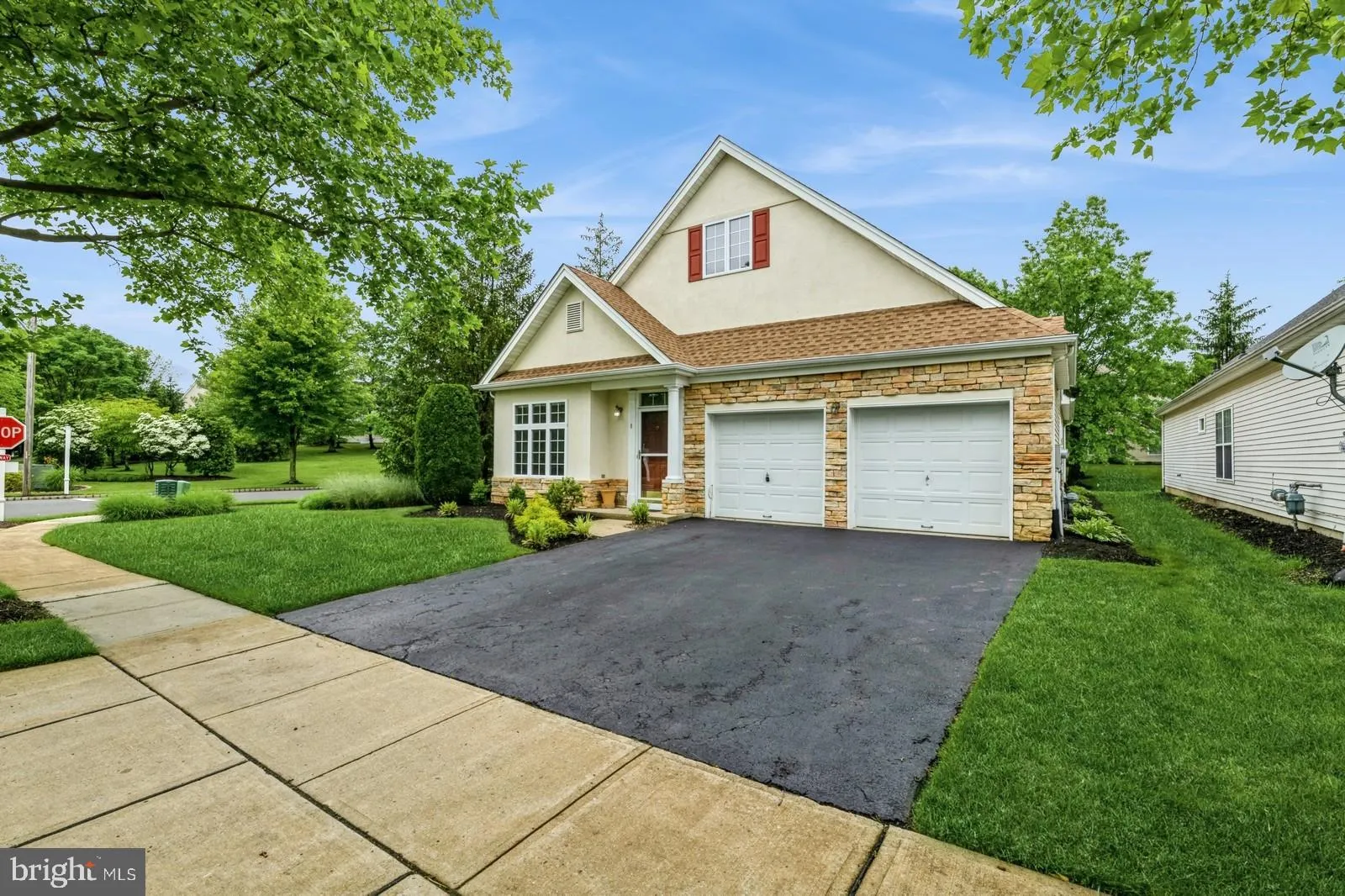 West Windsor, New Jersey 08550, United States, 2 Bedrooms Bedrooms, ,2 BathroomsBathrooms,Residential,Active,141487