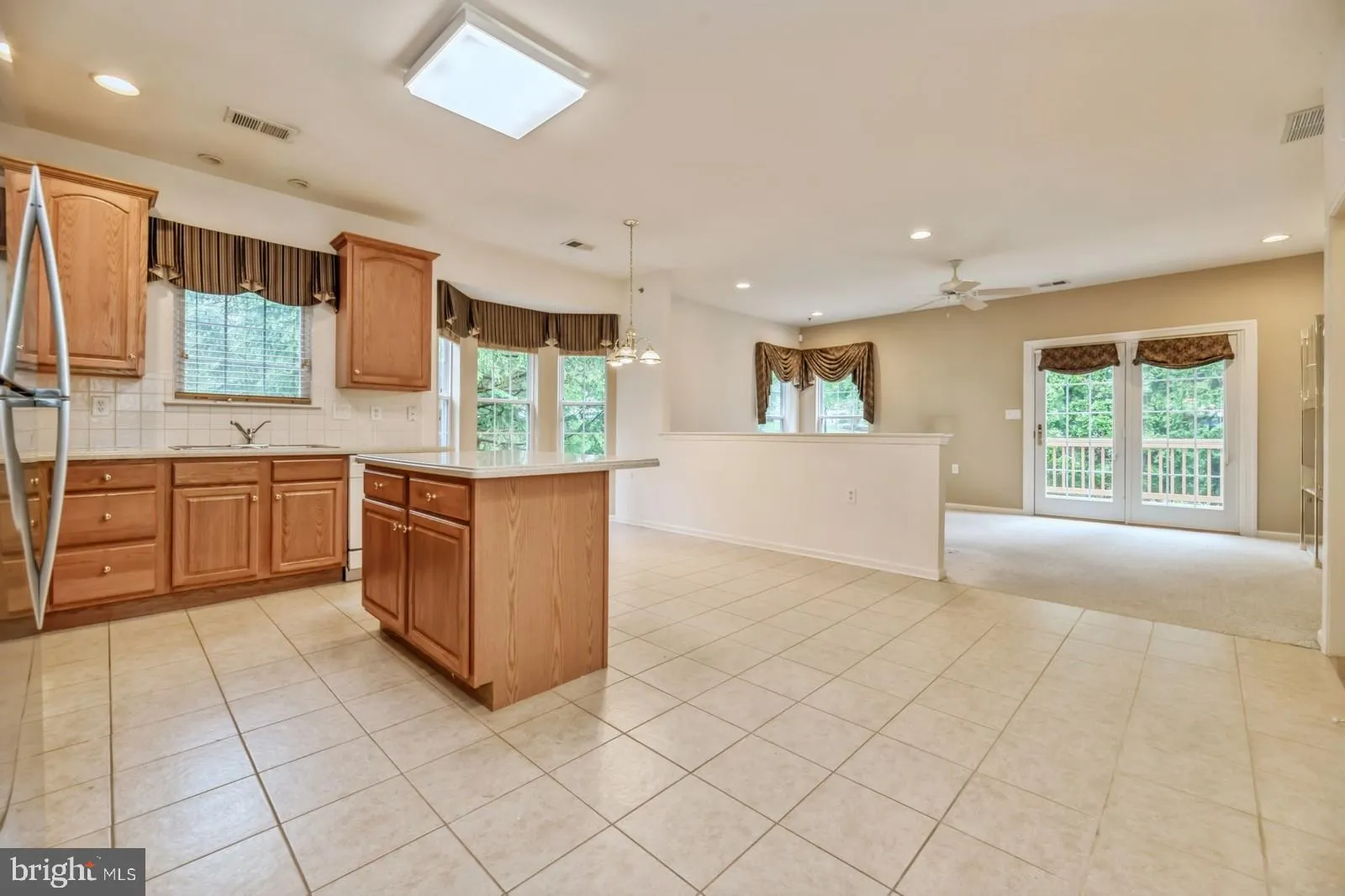 West Windsor, New Jersey 08550, United States, 2 Bedrooms Bedrooms, ,2 BathroomsBathrooms,Residential,Active,141487