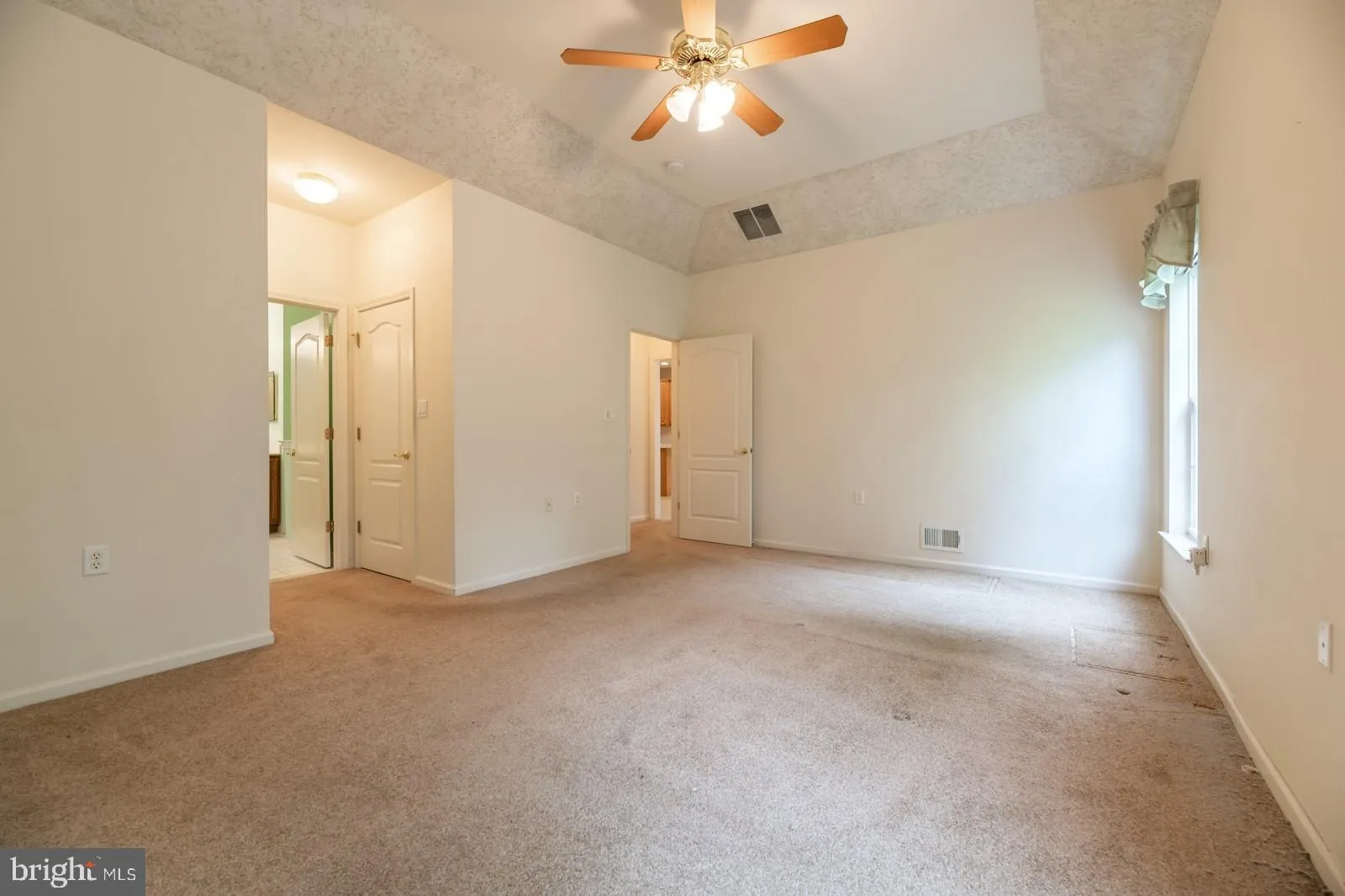 West Windsor, New Jersey 08550, United States, 2 Bedrooms Bedrooms, ,2 BathroomsBathrooms,Residential,Active,141487