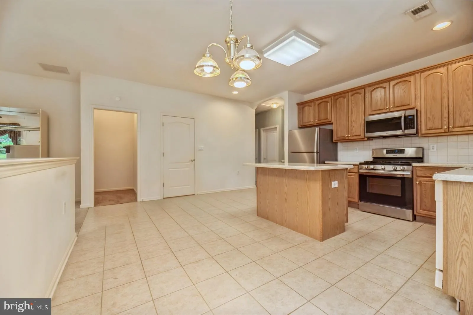 West Windsor, New Jersey 08550, United States, 2 Bedrooms Bedrooms, ,2 BathroomsBathrooms,Residential,Active,141487