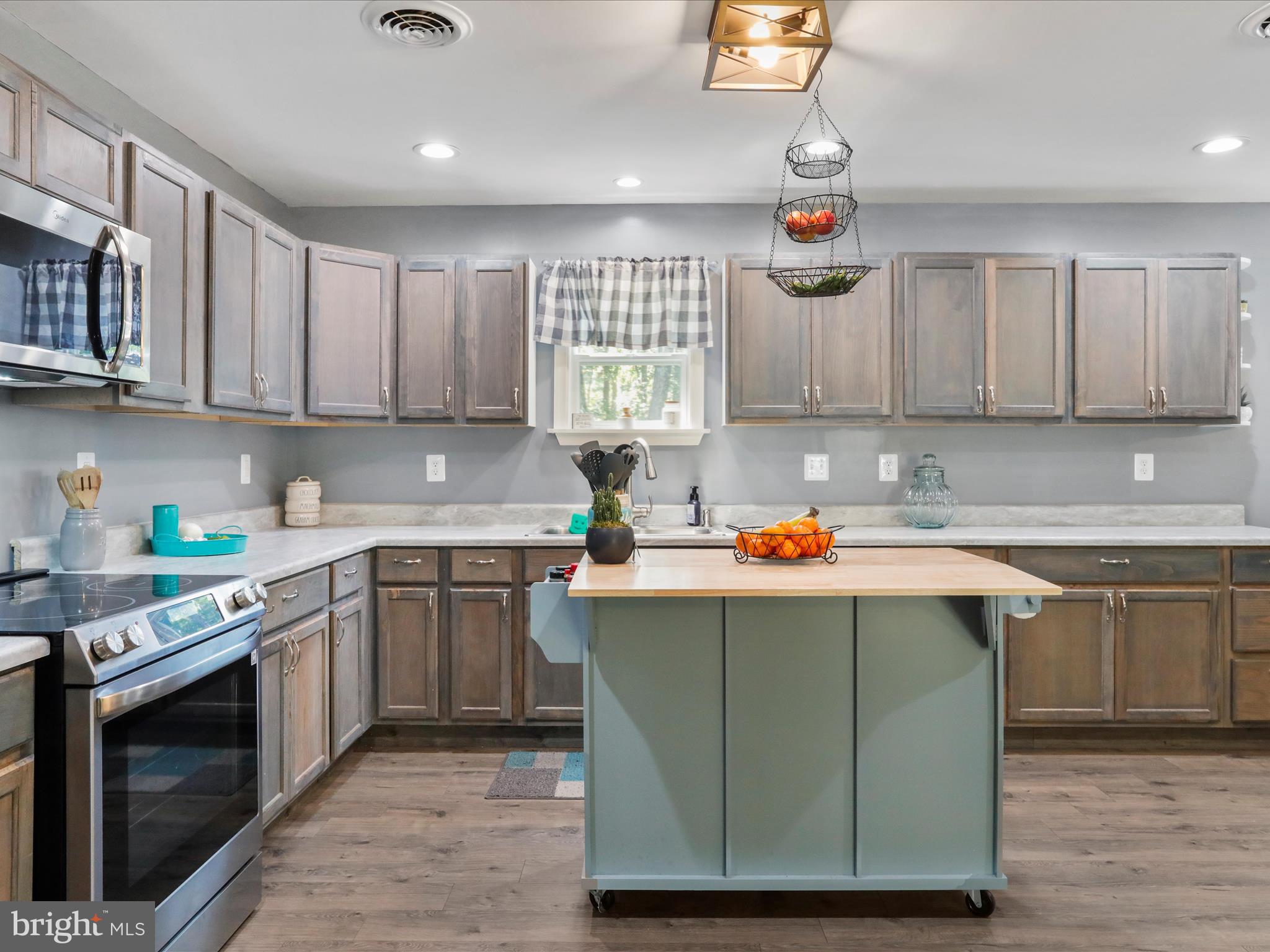 FOREST EDGE ESTATES - Residential