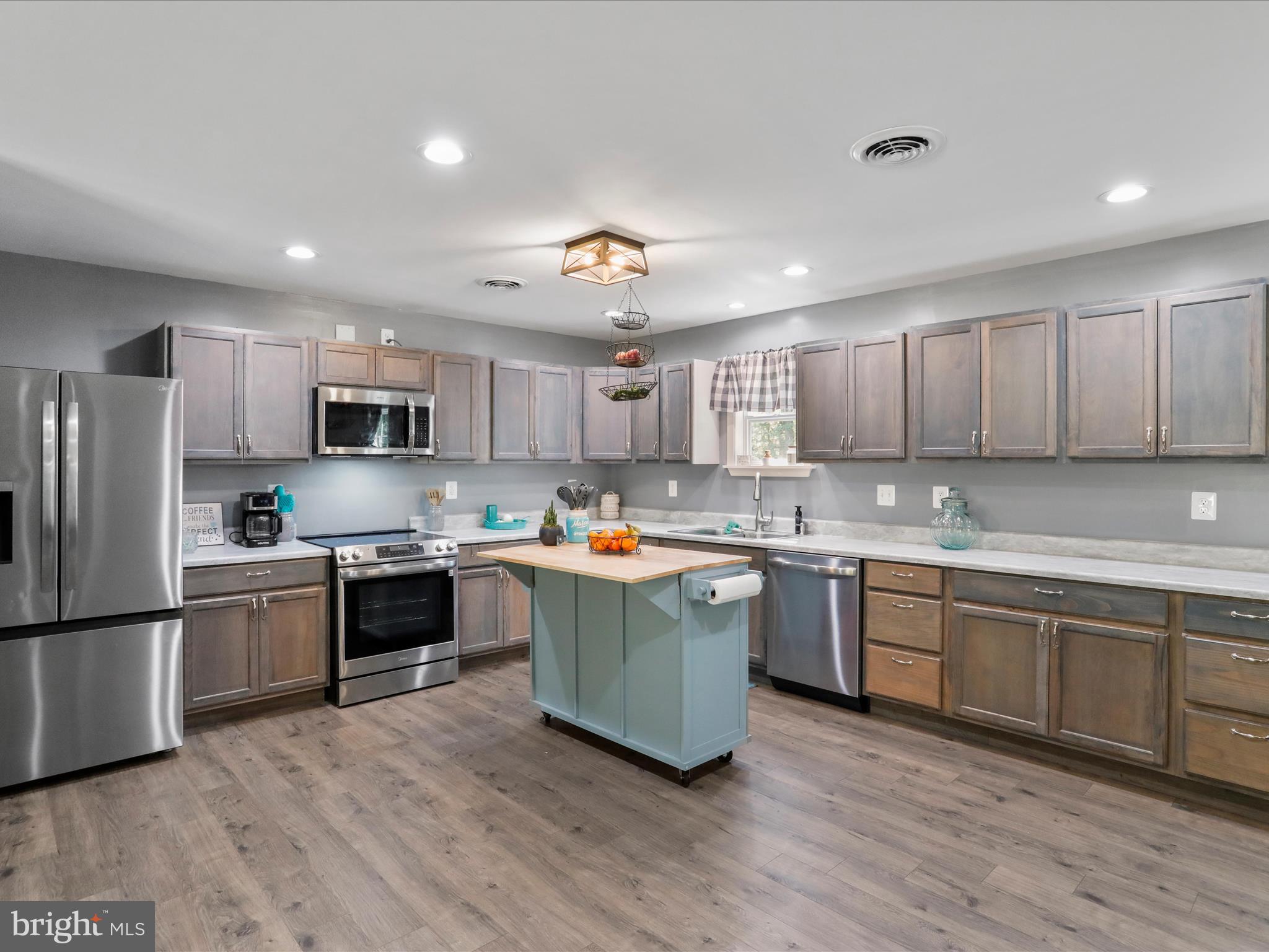 FOREST EDGE ESTATES - Residential