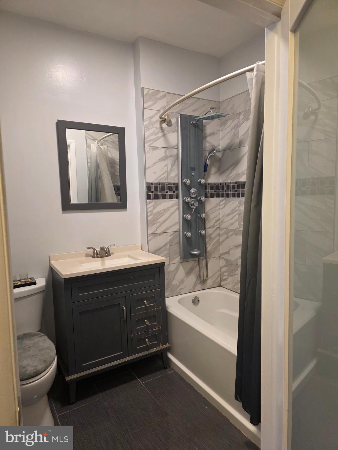 WASHINGTON VILLAGE - Residential