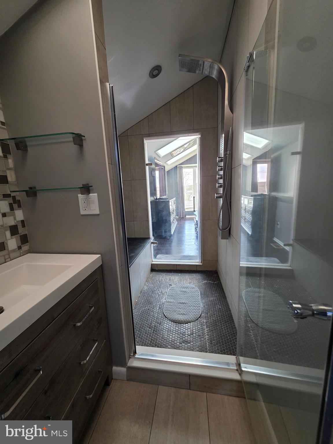 WASHINGTON VILLAGE - Residential