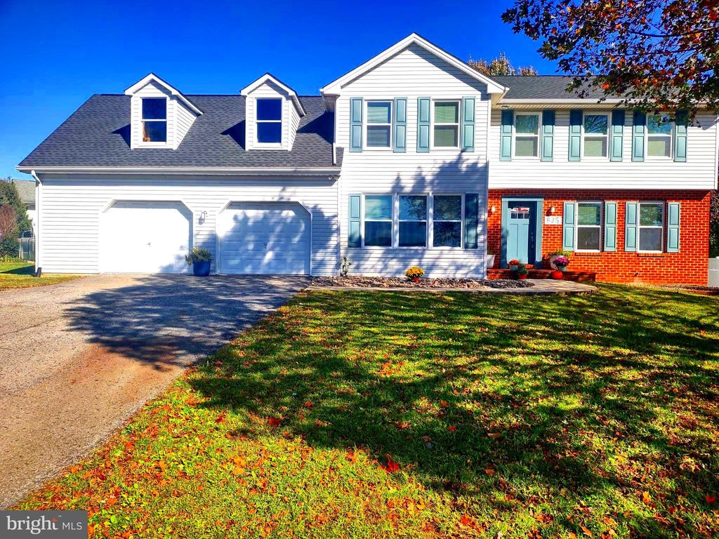 Photo of 645 W First St, BOILING SPRINGS, PA 17007 (MLS # PACB2047874)