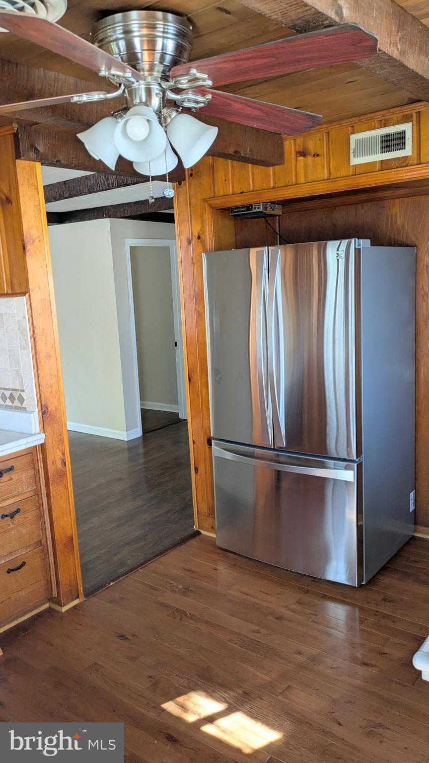 GOLDEN BEACH - Residential