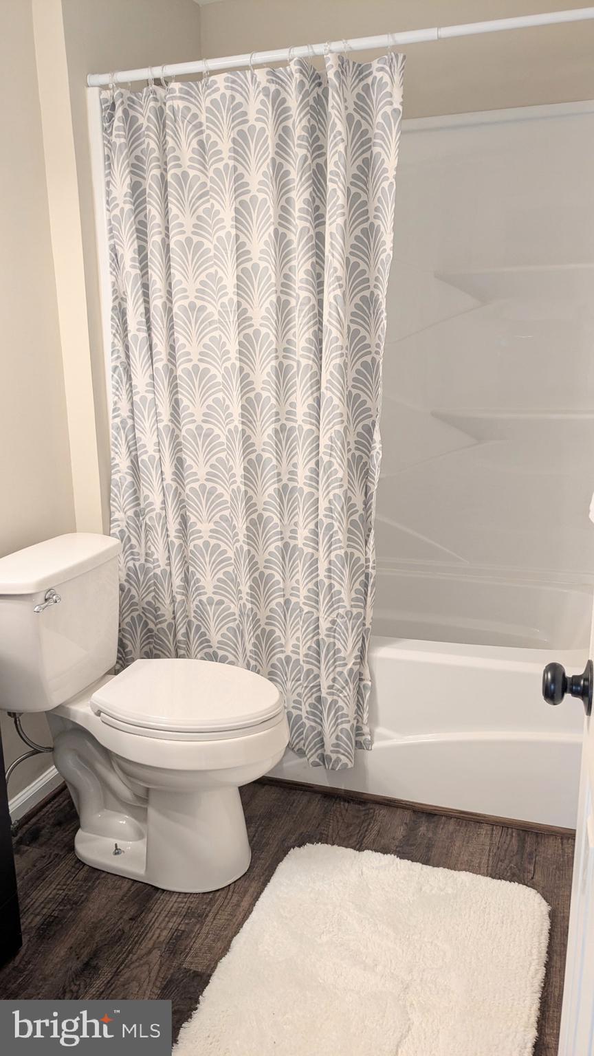 GOLDEN BEACH - Residential