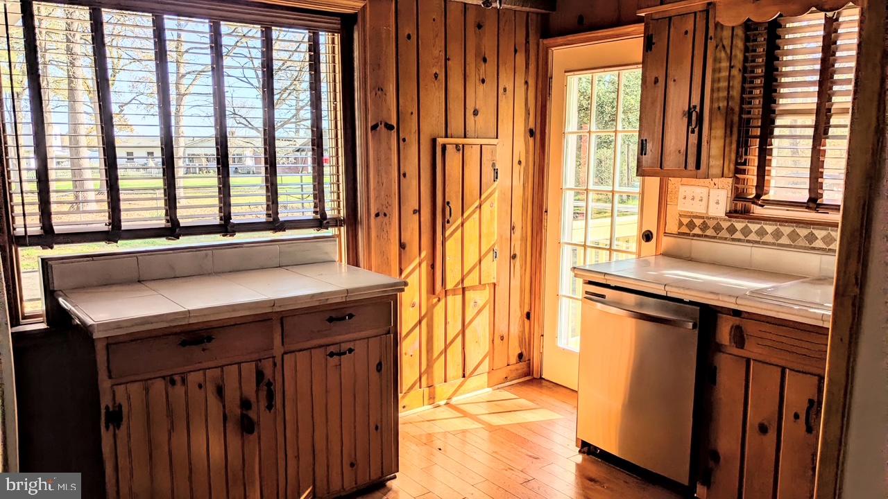 GOLDEN BEACH - Residential