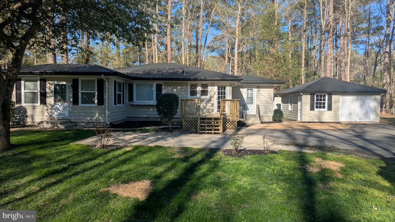 GOLDEN BEACH - Residential